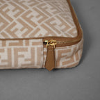 FENDI フェンディ / 美品 ズッカ柄 ポーチ トラベルポーチ バッグ / 8N0177 AHJN 2194927 / BEIGE 352193-izm
