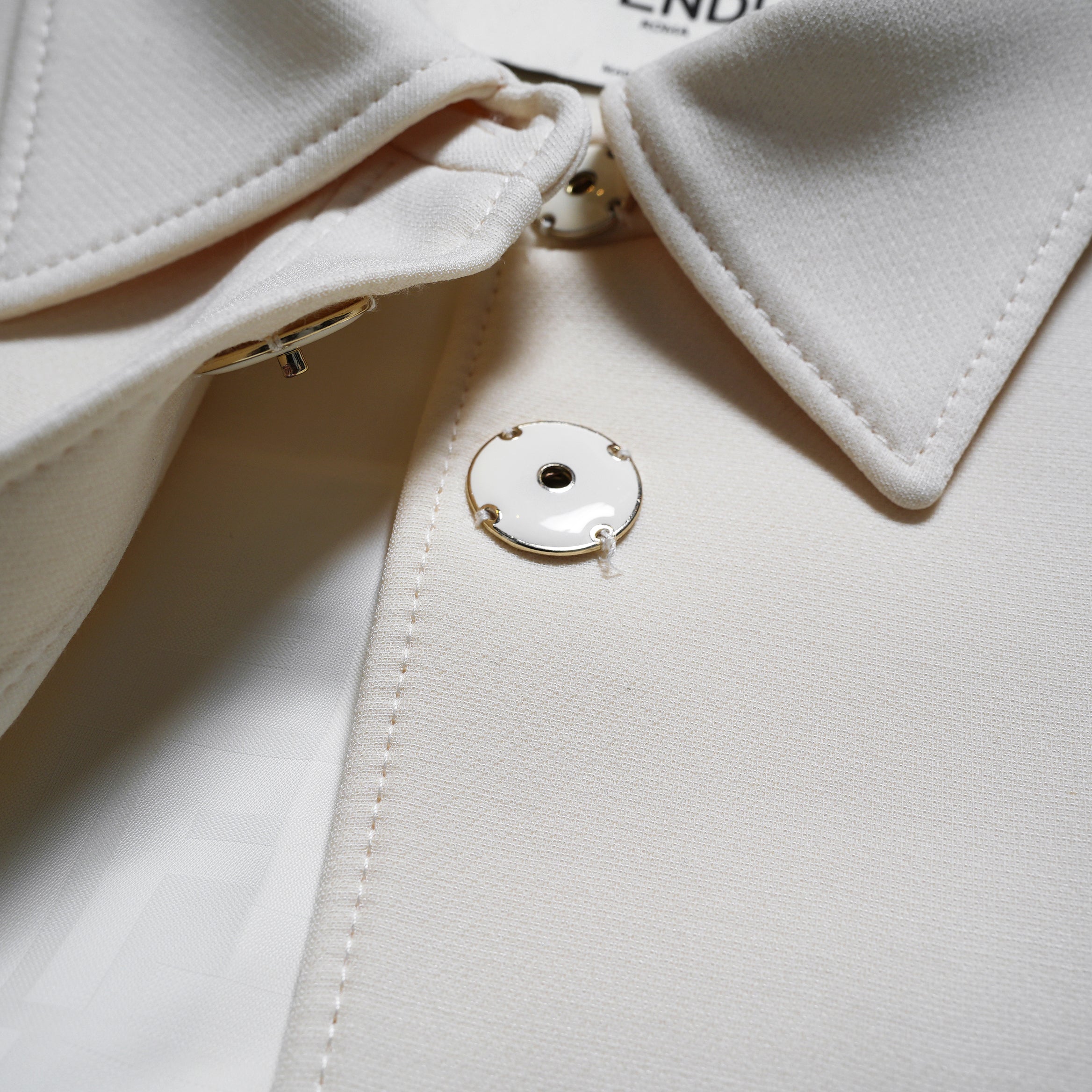 FENDI フェンディ / 24AW 美品 ウールシルク ベルト付 シャツ ジャケット / FJ7262 AC4G / size 38 (IVORY) レディース