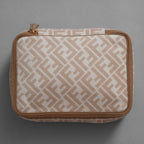 FENDI フェンディ / 美品 ズッガ柄 ポーチ トラベルポーチ バッグ / 8N0176 AHJN 2194927 / BEIGE 352192-izm