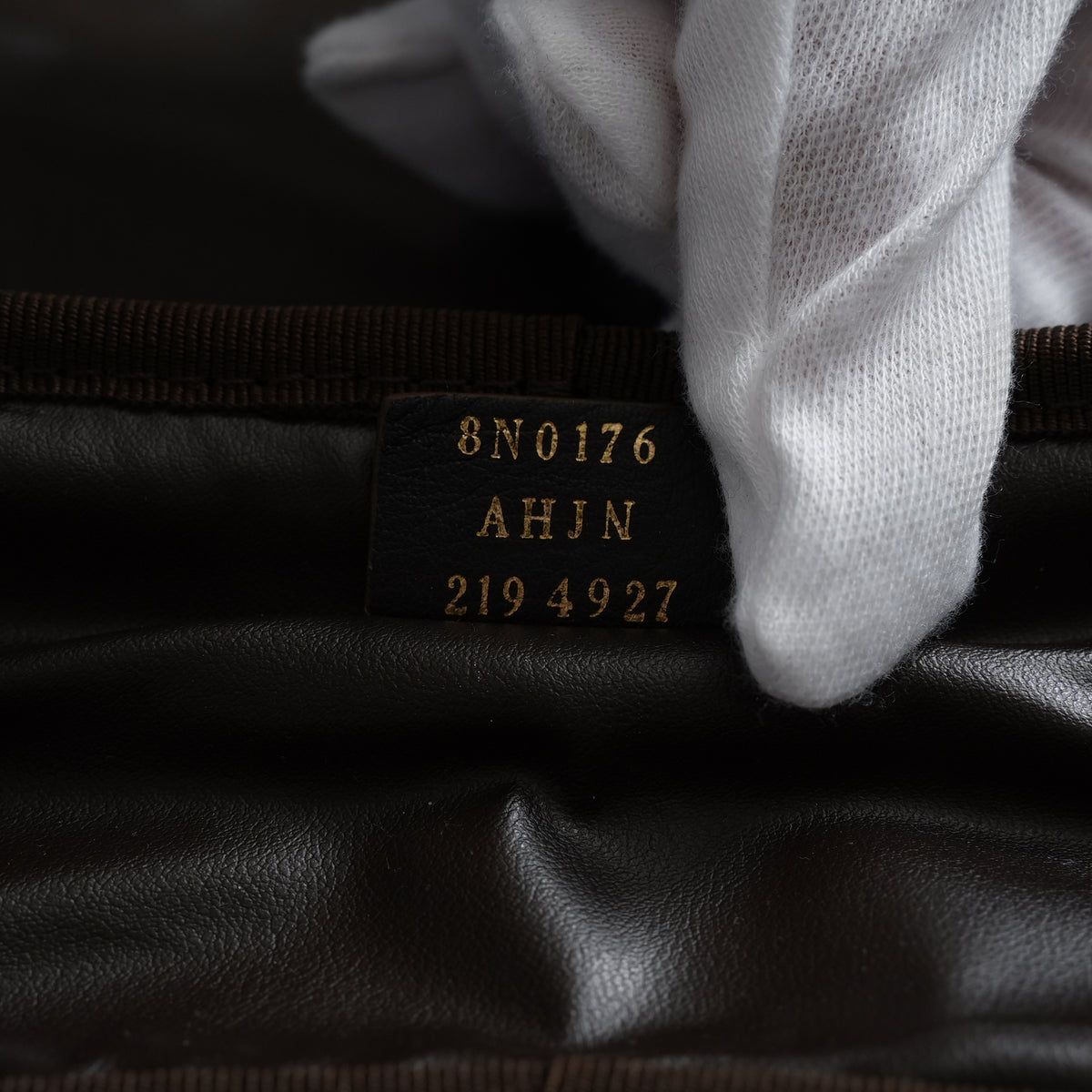 FENDI フェンディ / 美品 ズッガ柄 ポーチ トラベルポーチ バッグ / 8N0176 AHJN 2194927 / BEIGE 352192-izm