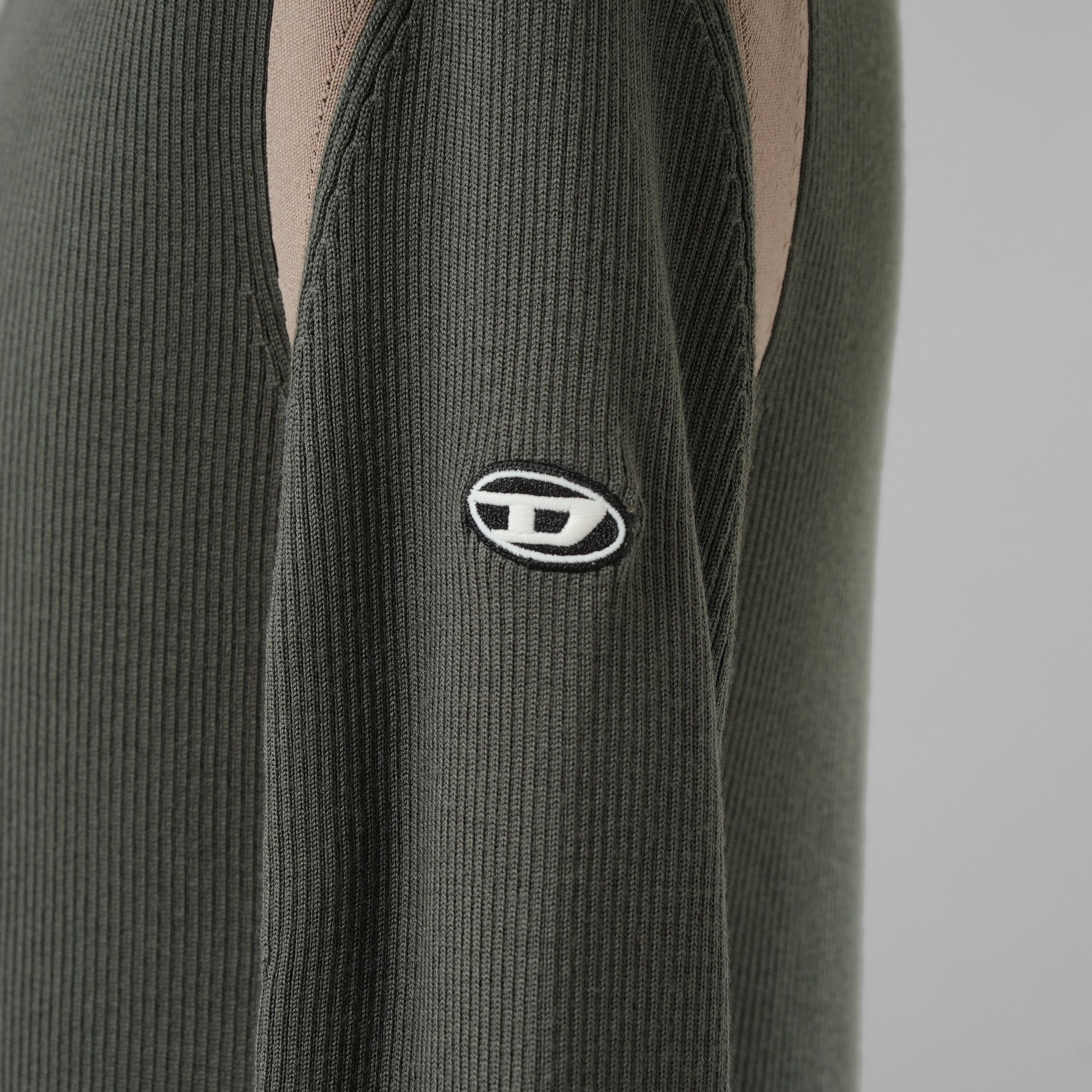 DIESEL ディーゼル / 美品 23SS K-ALLICE ジップアップカーディガン ニットポロ トップス / A094700NHAG / size M (KAHKI)