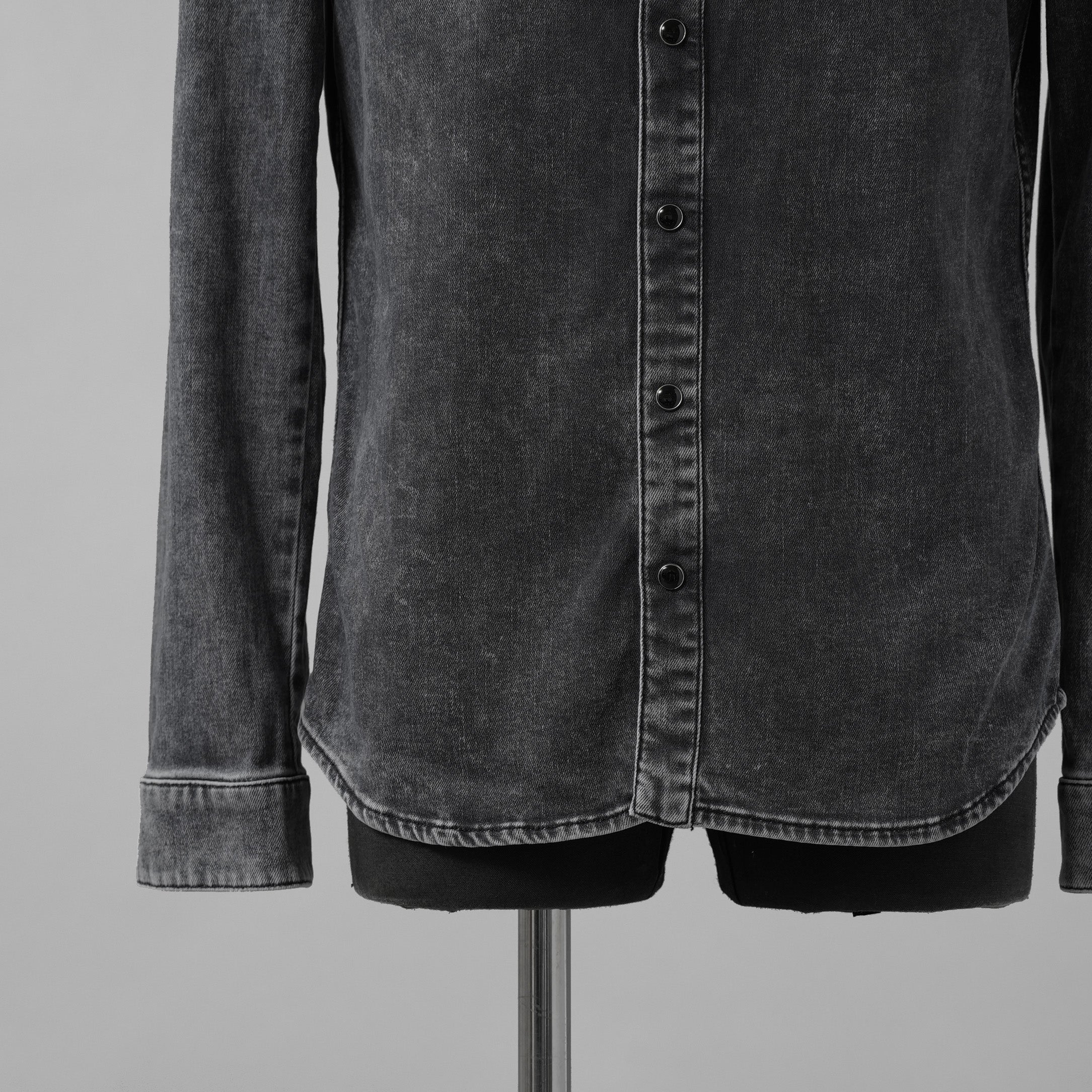 VALENTINO ヴァレンティノ / 美品 18SS ピエールパオロ・ピッチョーリ期 / ウォッシュドブラック デニム ウエスタンシャツ 長袖シャツ / PV3DB62J4QQ / size 46 (BLACK)