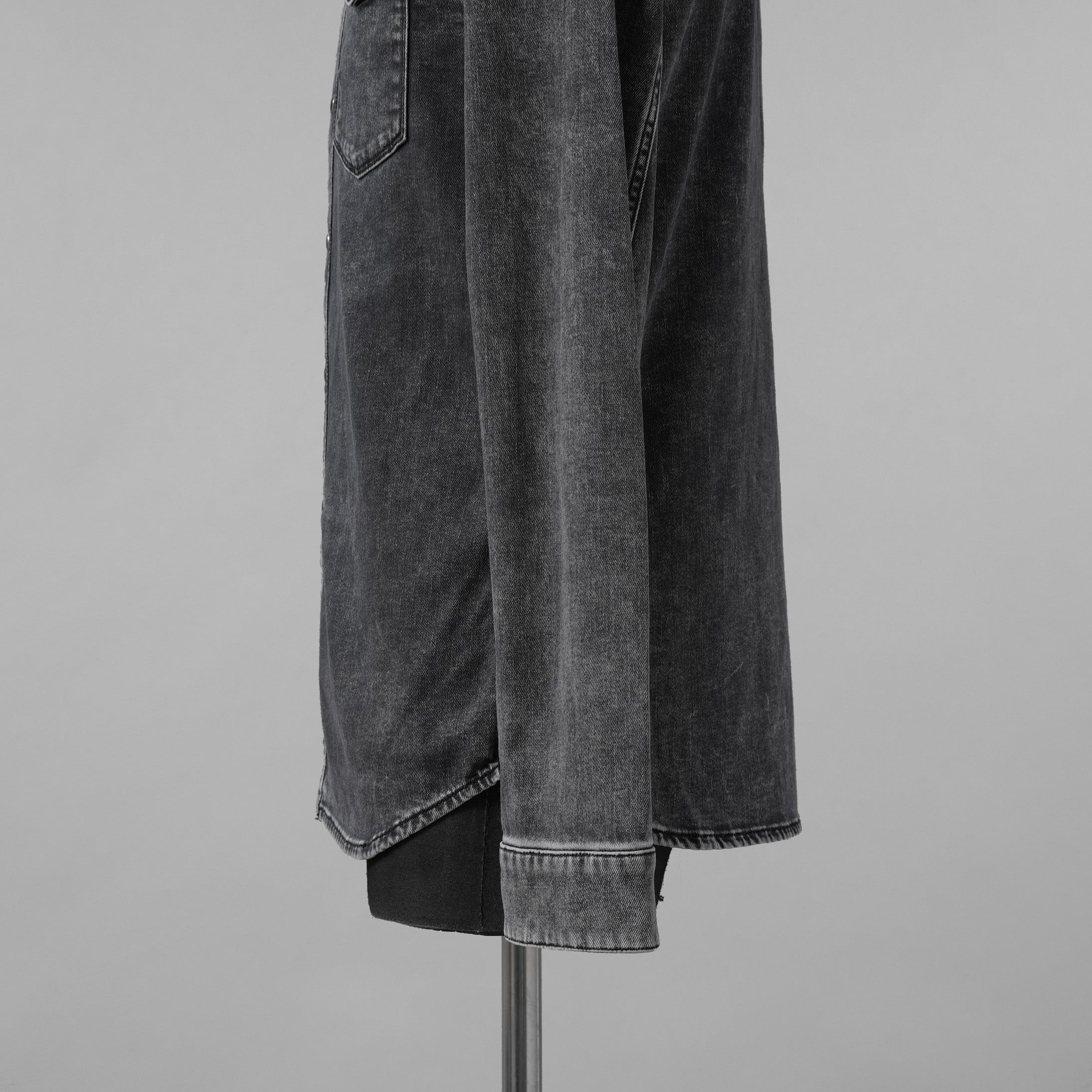 VALENTINO ヴァレンティノ / 美品 18SS ピエールパオロ・ピッチョーリ期 / ウォッシュドブラック デニム ウエスタンシャツ 長袖シャツ / PV3DB62J4QQ / size 46 (BLACK)