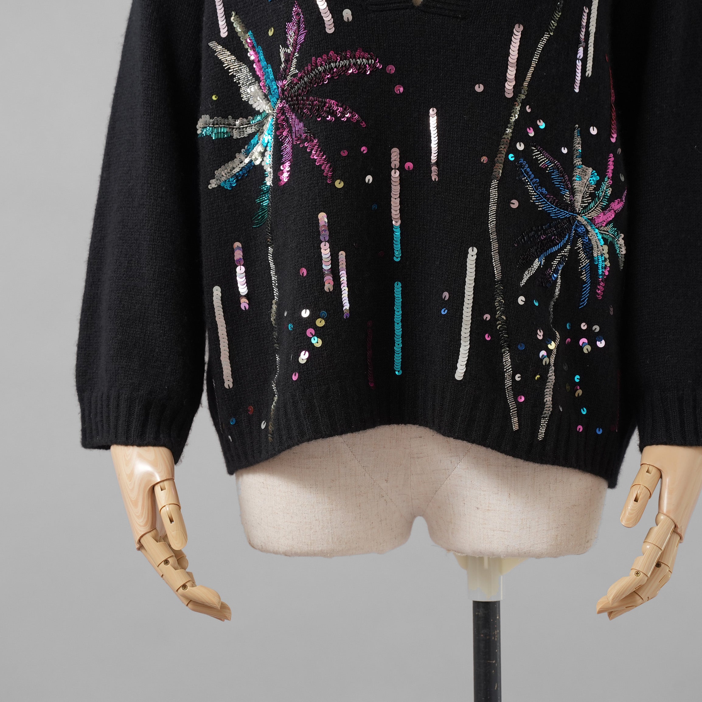 Valentino ヴァレンティノ / 美品 17年リゾートコレクション Sequin Cashmere Sweater in Nero スパンコール装飾 カシミヤ セーター  ニット / 2B3KC42U7MJ / size XS (BLACK) レディース