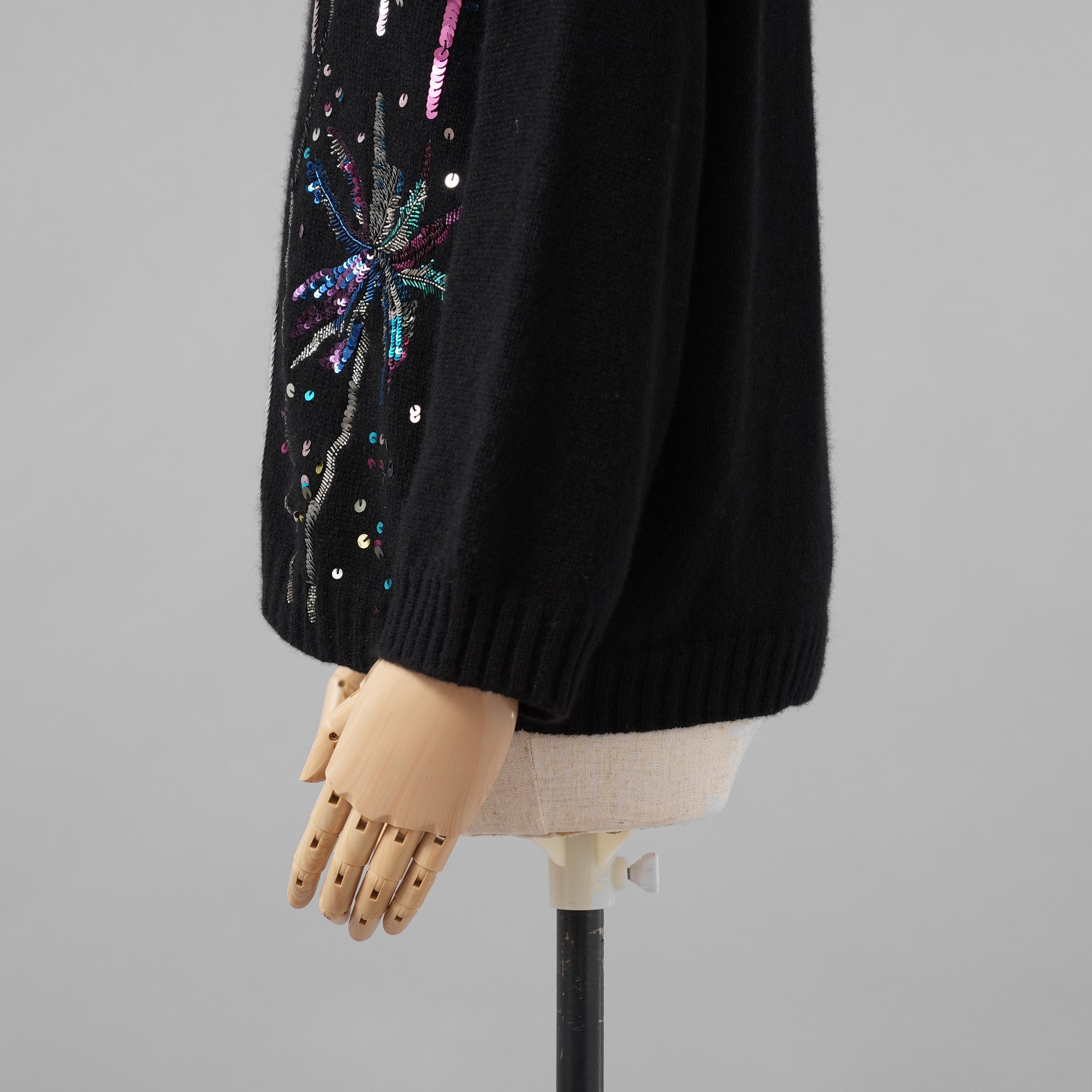 Valentino ヴァレンティノ / 美品 17年リゾートコレクション Sequin Cashmere Sweater in Nero スパンコール装飾 カシミヤ セーター  ニット / 2B3KC42U7MJ / size XS (BLACK) レディース