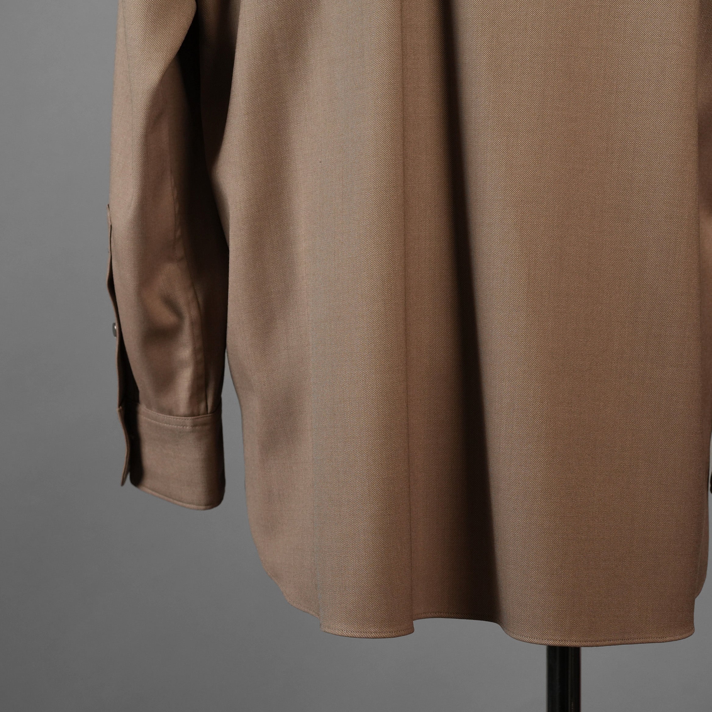 IRENISA イレニサ / 24AW 美品 ORNAMENTAL FLY FRONT SHIRT 長袖シャツ / 1H-24FW-B006-ND8 / size 2 (MOCHA BEIGE)