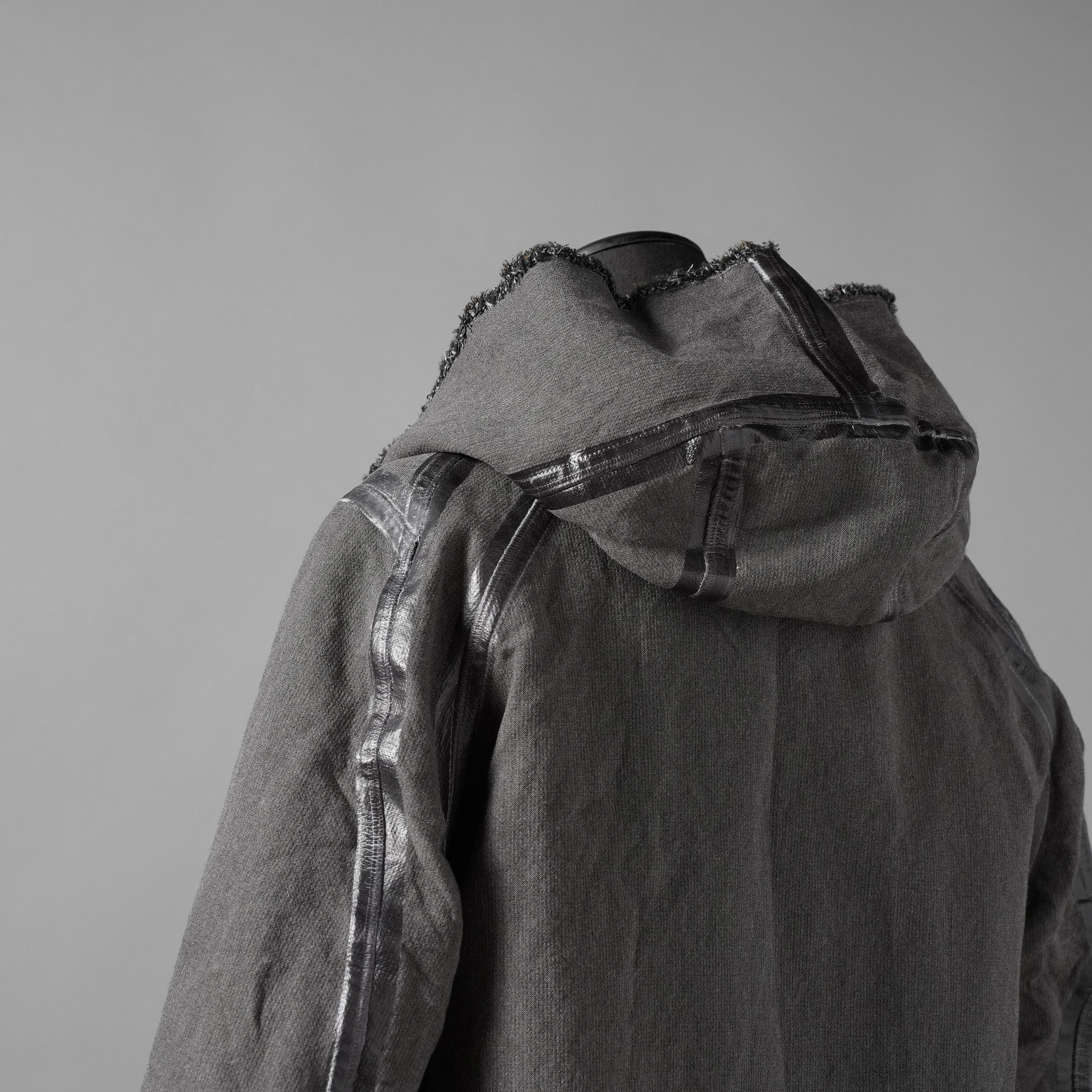 taichi murakami タイチ ムラカミ / 24AW 美品  “COIN” HOODED COAT テープシーム リバーシブルフーデッドコート / 4839 / size 6 (WASHED BLACK)