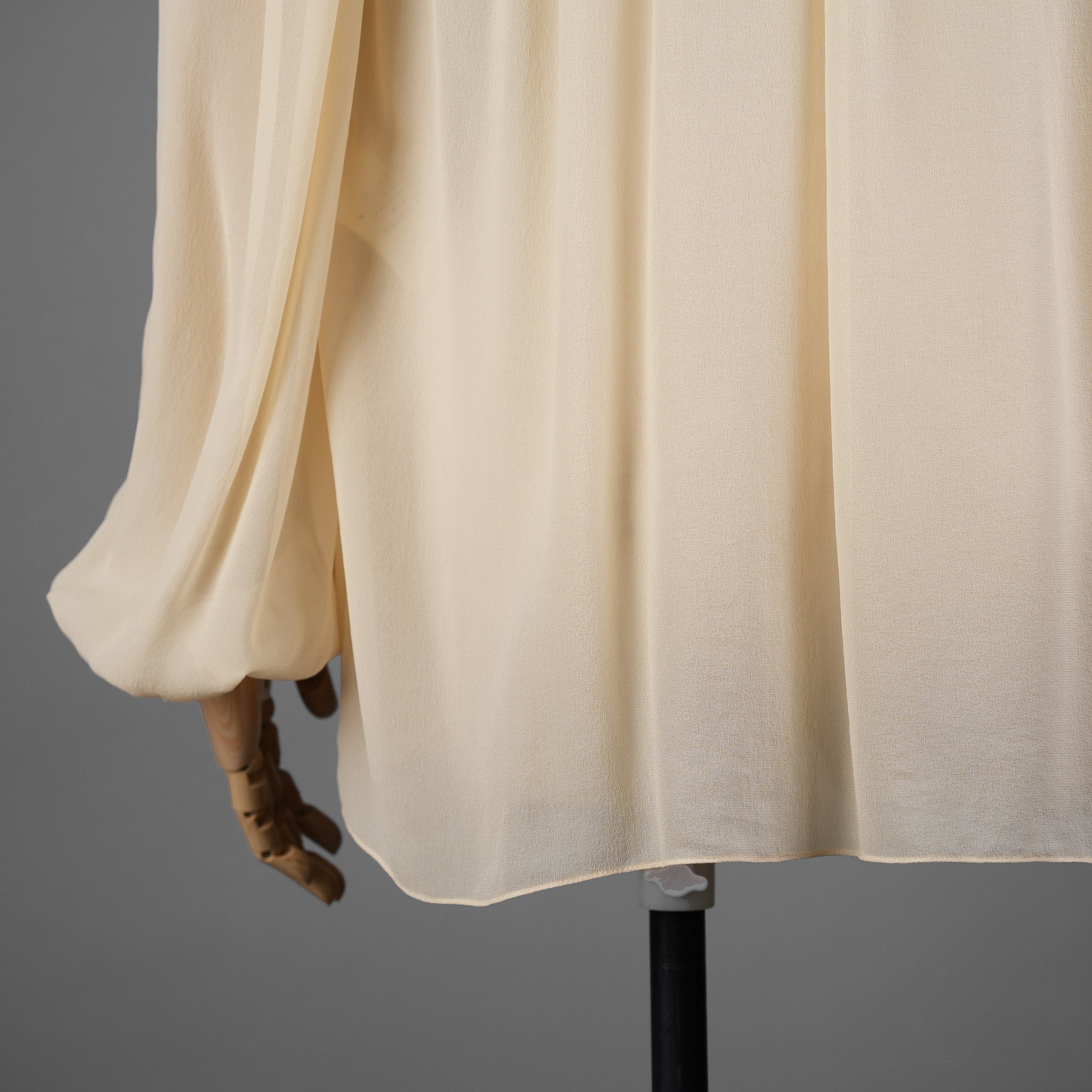 CELINE セリーヌ / 21SS 美品 Folk Tunic in Silk Georgette シルクジョーゼット チュニック / 長袖シャツ / 2B321856C / size 36 (ECRU) レディース