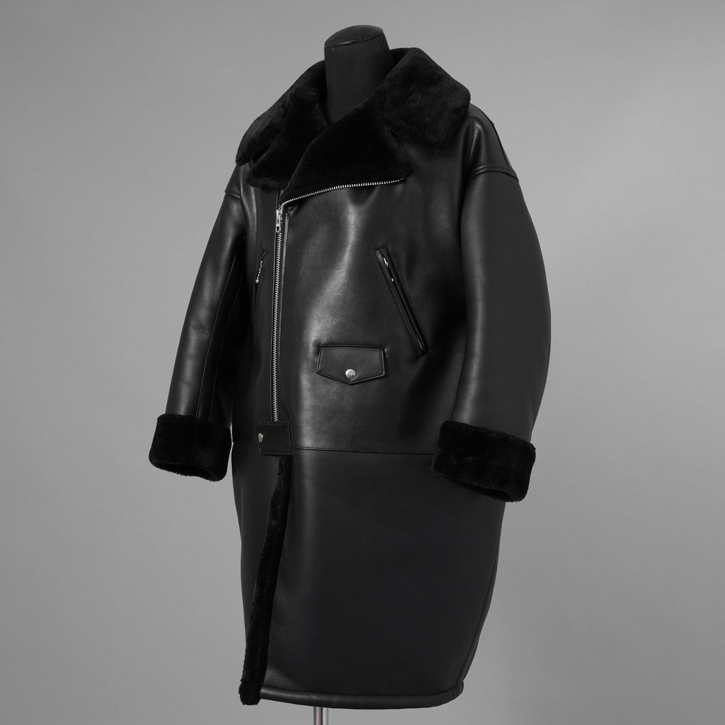 JUNYA WATANABE ジュンヤワタナベ / 25AW COMME des GARÇONS コムデギャルソン オーバーサイズ フェイクレザー ムートン コート / JP-C004 / size L (BLACK) ユニセックス 352210-in-ue