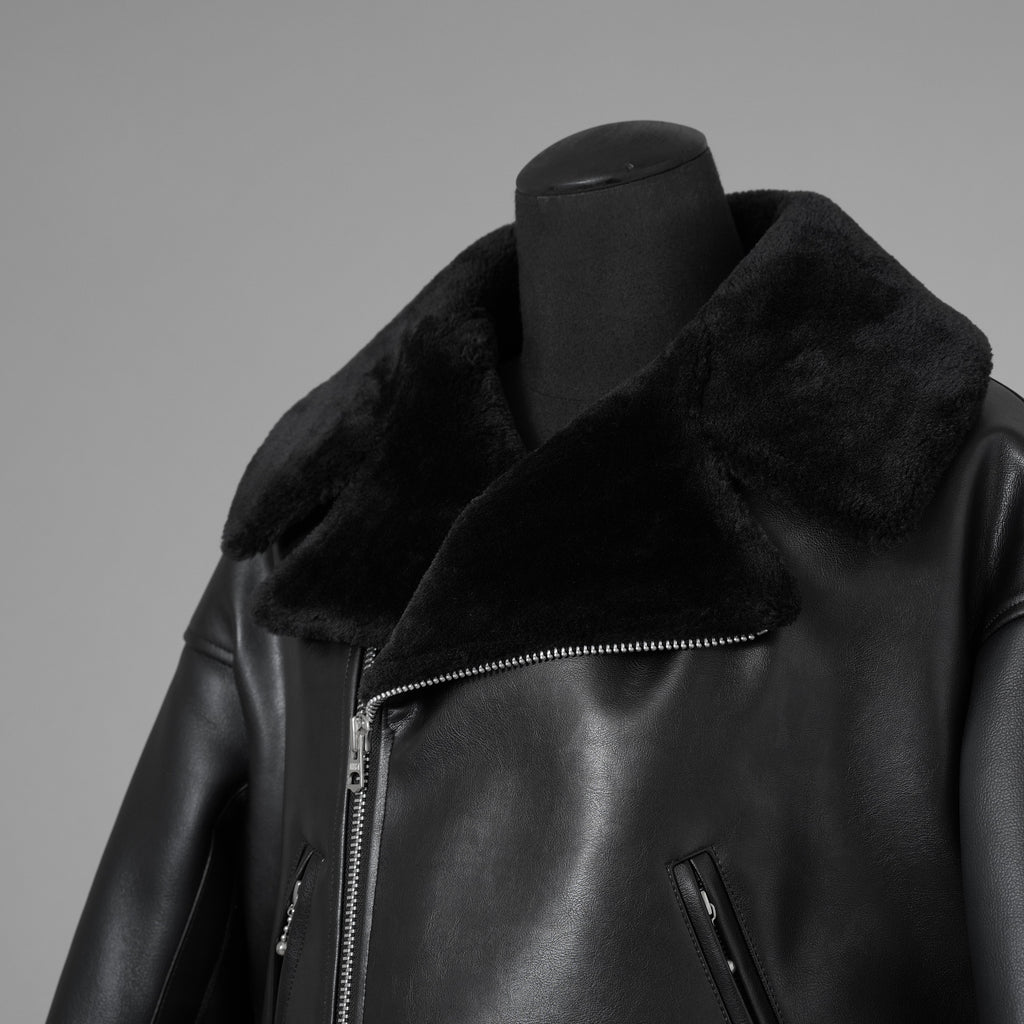 JUNYA WATANABE ジュンヤワタナベ / 25AW COMME des GARÇONS コムデギャルソン オーバーサイズ フェイクレザー ムートン コート / JP-C004 / size L (BLACK) ユニセックス 352210-in-ue