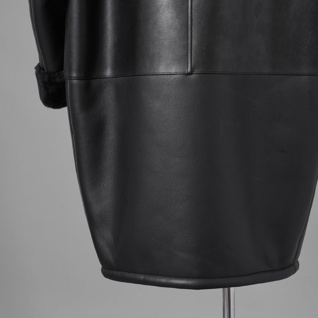 JUNYA WATANABE ジュンヤワタナベ / 25AW COMME des GARÇONS コムデギャルソン オーバーサイズ フェイクレザー ムートン コート / JP-C004 / size L (BLACK) ユニセックス 352210-in-ue