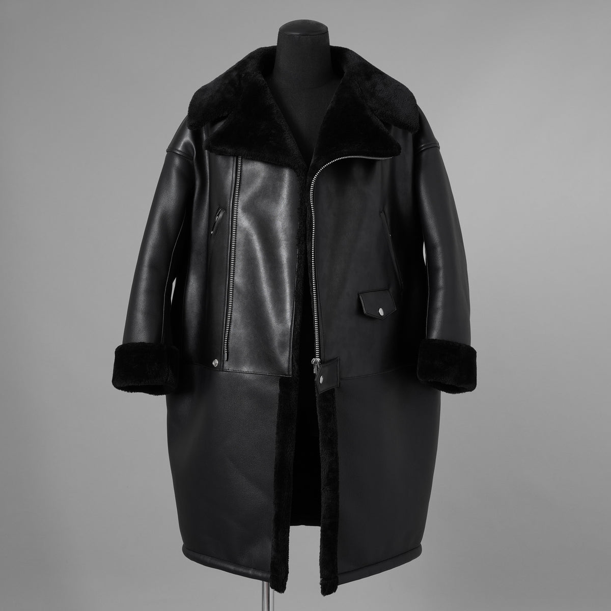 JUNYA WATANABE ジュンヤワタナベ / 25AW COMME des GARÇONS コムデギャルソン オーバーサイズ フェイクレザー ムートン コート / JP-C004 / size L (BLACK) ユニセックス 352210-in-ue