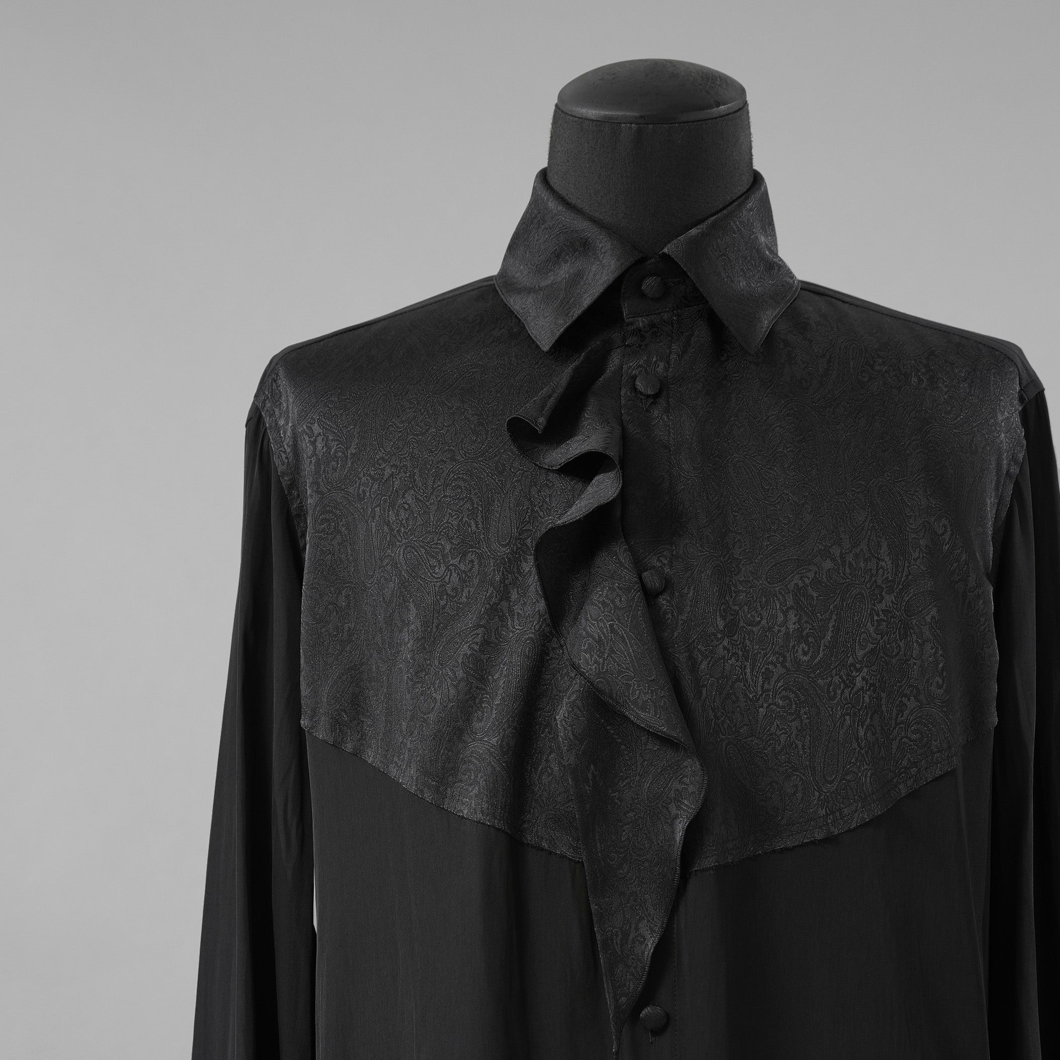 新品 kiryuyrik キリュウキリュウ / 24AW Decine & PaisleyJQD Single Frill Shirt デシン＆ペイズリージャガード シングルフリルシャツ 長袖シャツ / KS-HB13-902 / size M (BLACK)