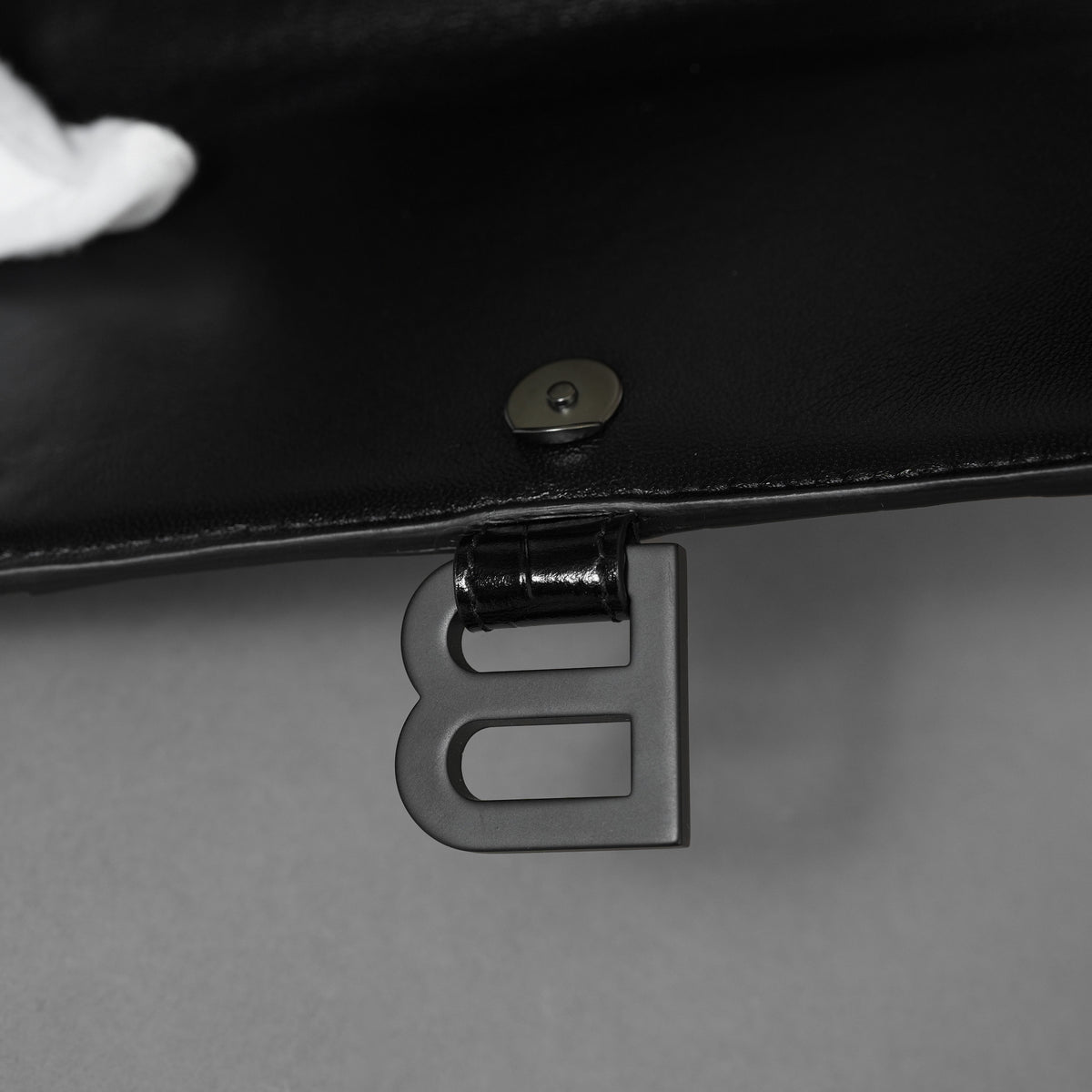 BALENCIAGA バレンシアガ / 美品 アワーグラス Hourglass クロコダイル型押し ショルダーバッグ ハンド バッグ / サイズ S (BLACK) レディース アクセサリー 352207-izm