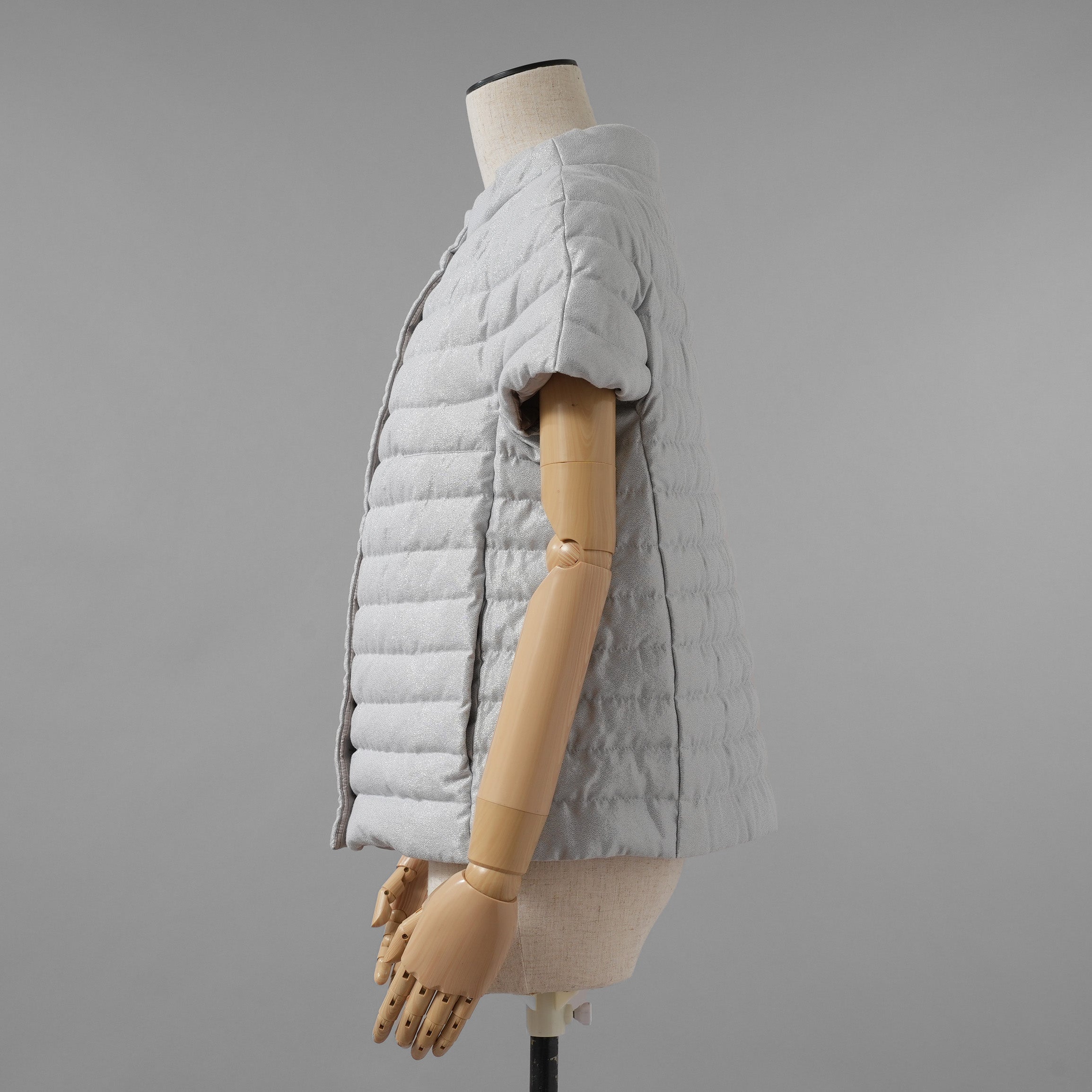 HERNO ヘルノ / 美品 22AW ICONICO EMILIA イコニコ エミリア ダウン ジャケット 半袖 / PI001879D -12614-9409 / size 42 (GRAY) レディース