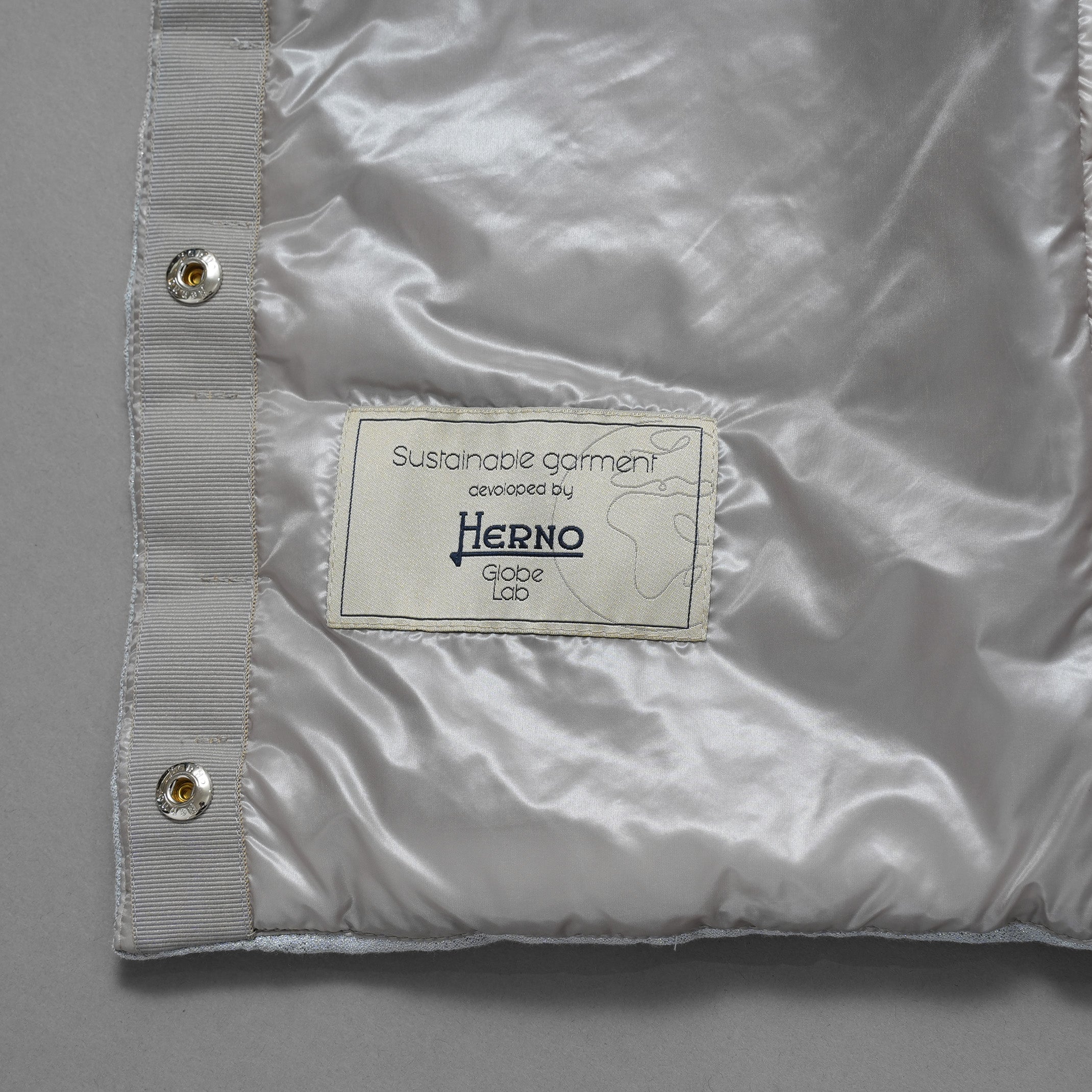HERNO ヘルノ / 美品 22AW ICONICO EMILIA イコニコ エミリア ダウン ジャケット 半袖 / PI001879D -12614-9409 / size 42 (GRAY) レディース