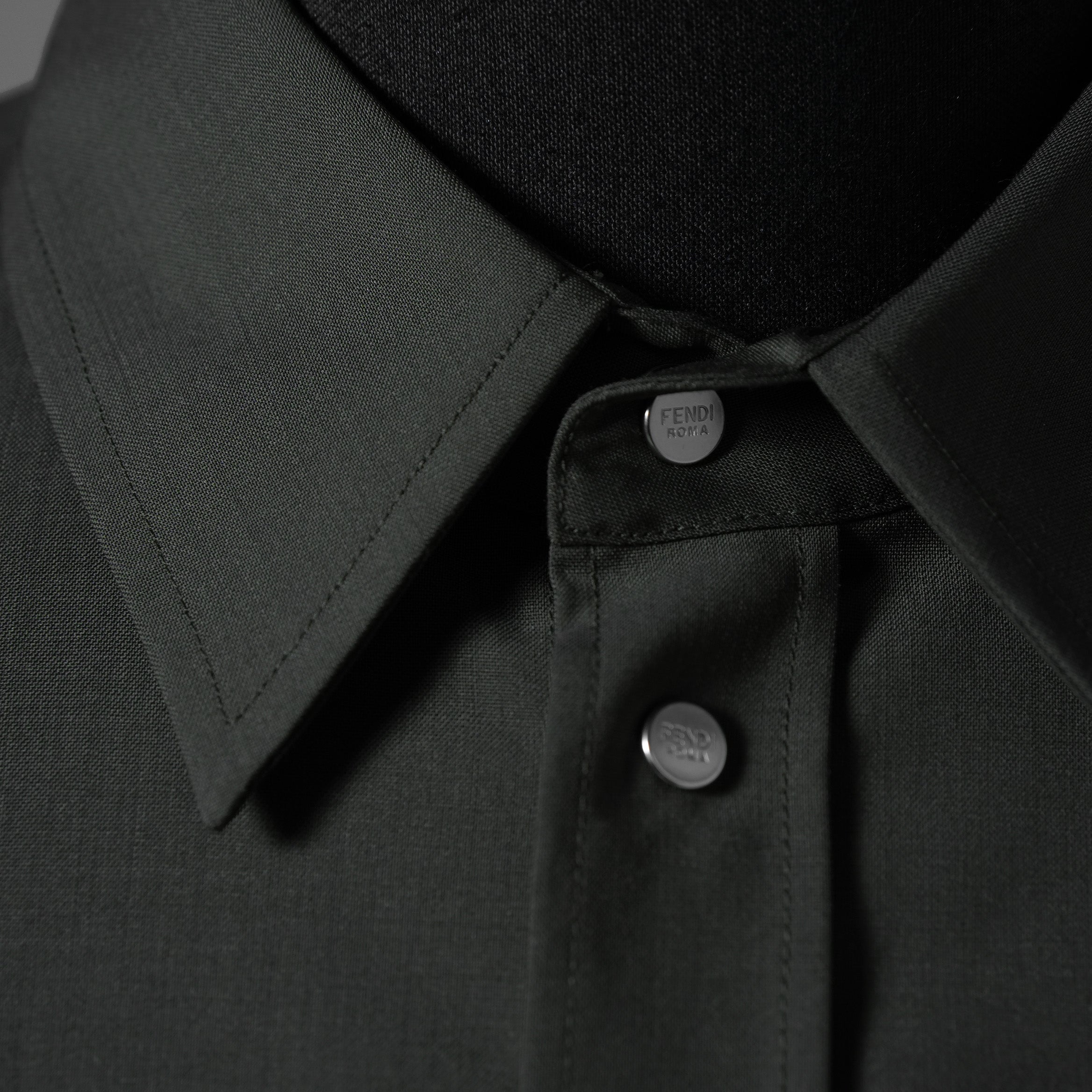 FENDI フェンディ / 24AW 美品 ロゴボタン ミリタリー ウールシャツ / 長袖シャツ / FW1319A5CH / size 48 (OLIVE GREEN)