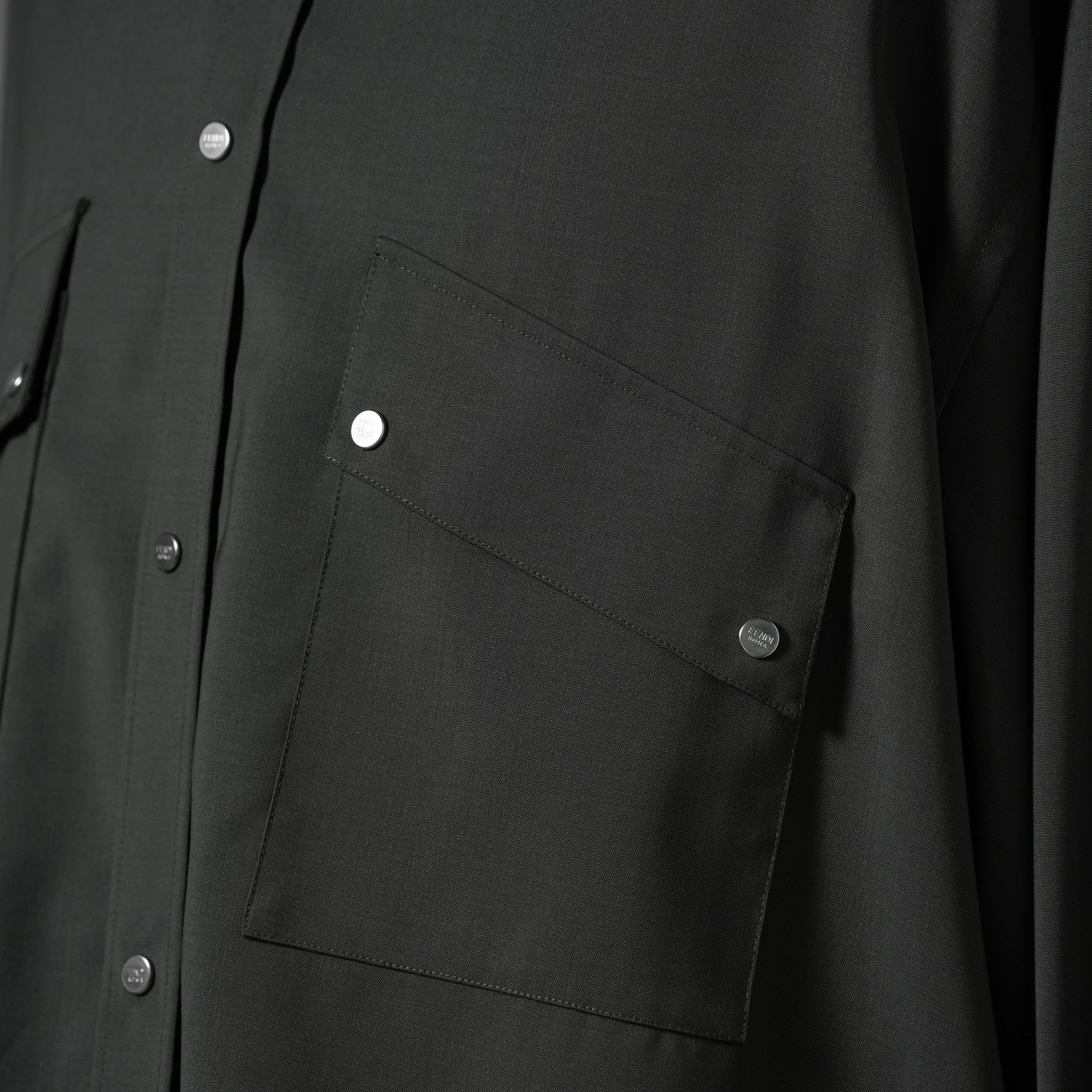 FENDI フェンディ / 24AW 美品 ロゴボタン ミリタリー ウールシャツ / 長袖シャツ / FW1319A5CH / size 48 (OLIVE GREEN)