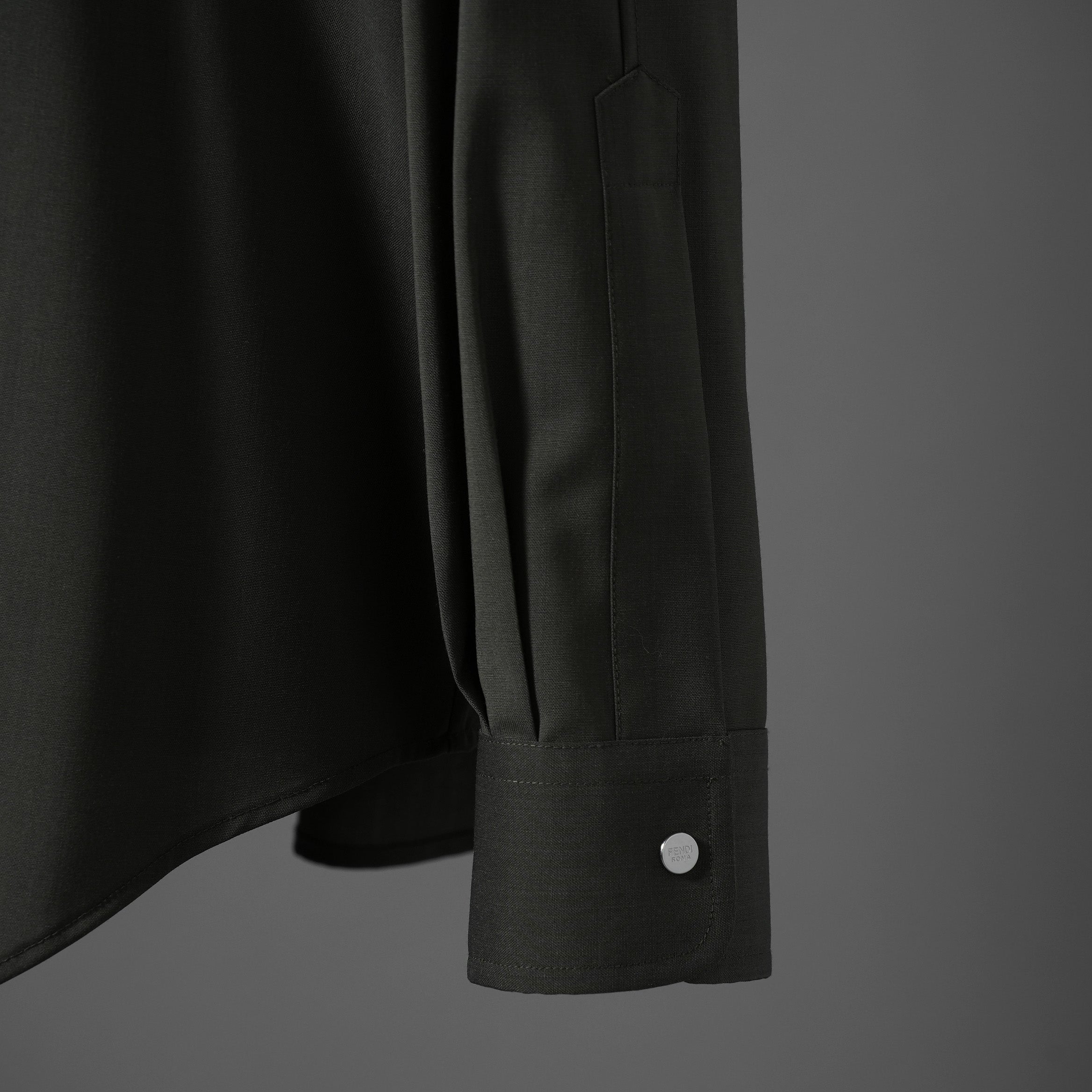 FENDI フェンディ / 24AW 美品 ロゴボタン ミリタリー ウールシャツ / 長袖シャツ / FW1319A5CH / size 48 (OLIVE GREEN)