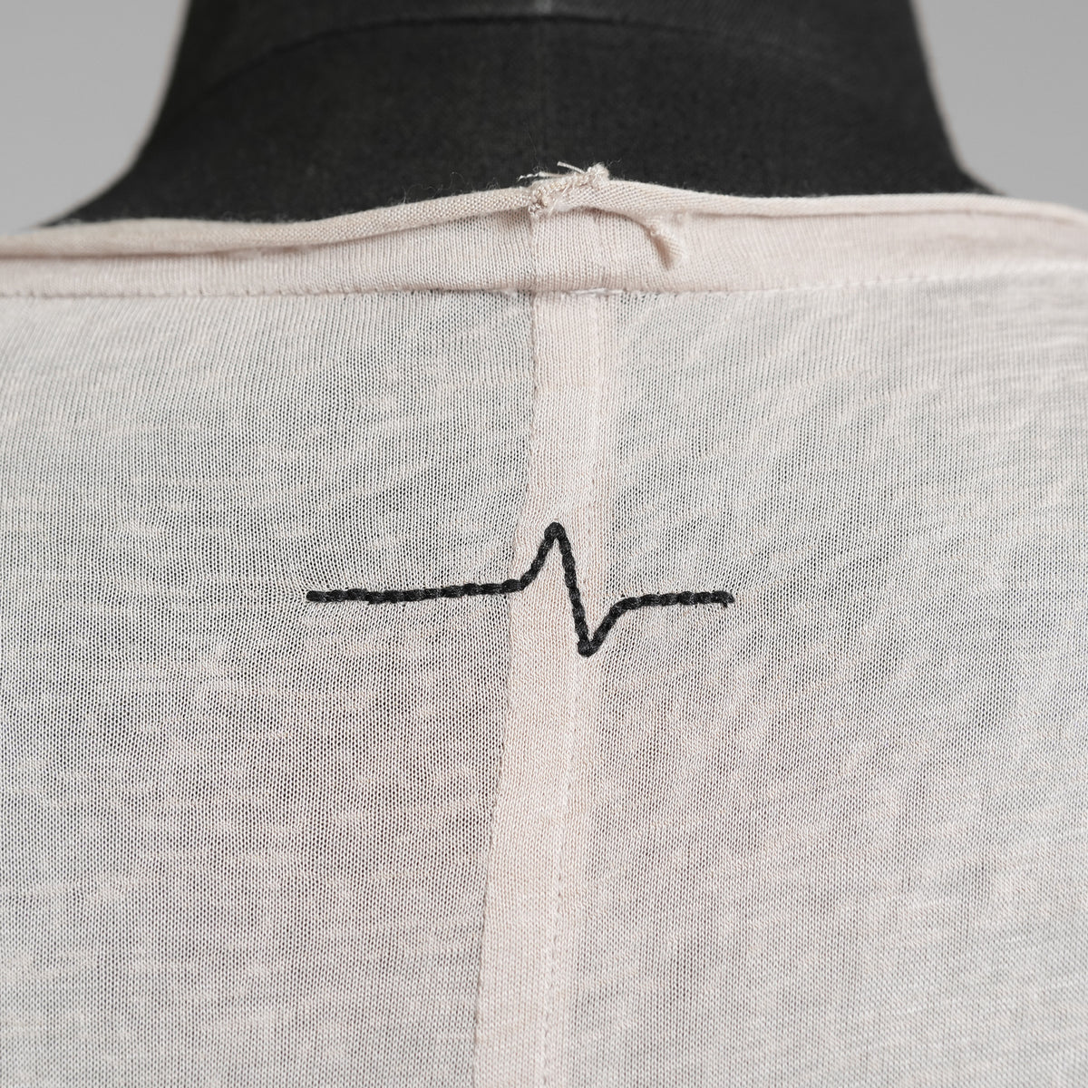First Aid to the Injured ファースト エイド トゥ ザ インジュアード / 美品 24SS T-SHIRT 半袖Tシャツ / 124-311 / SIZE 2 (OATMEAL) 352211-in-ue
