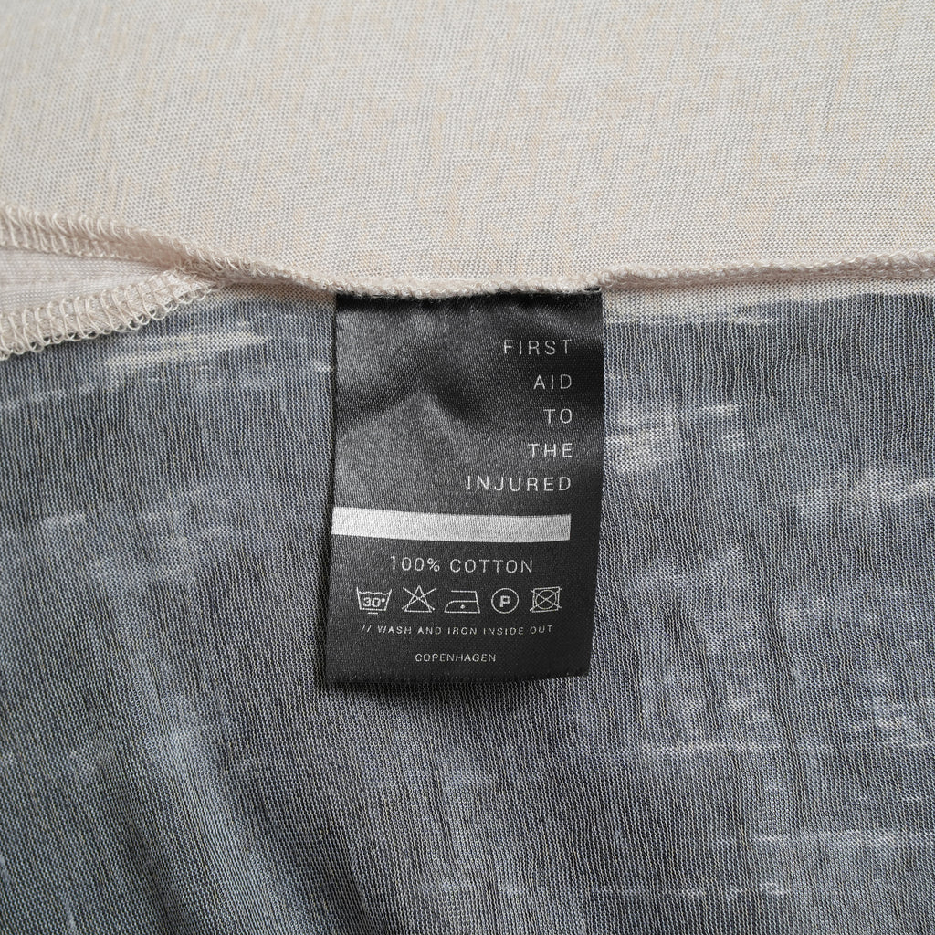 First Aid to the Injured ファースト エイド トゥ ザ インジュアード / 美品 24SS T-SHIRT 半袖Tシャツ / 124-311 / SIZE 2 (OATMEAL) 352211-in-ue