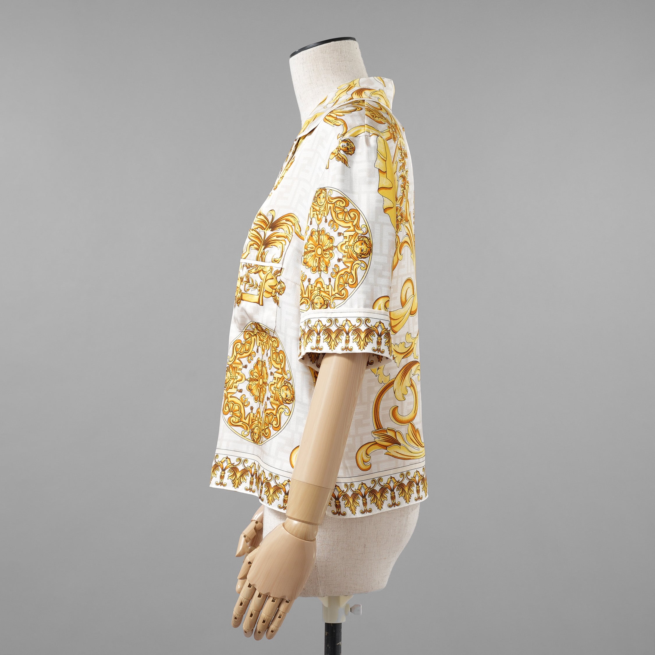 FENDACE フェンダーチェ フェンディ×ヴェルサーチ コラボ / 美品 22SS バロック シルク パジャマ セットアップ 保存袋あり 半袖シャツ パンツ / FE5074 AIE3 / size 38 (GOLD) レディース 35001-izm