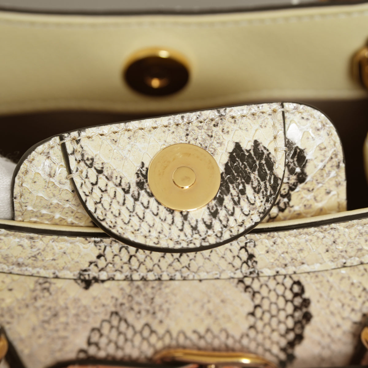 GUCCI グッチ / 希少 美品 2021年 グッチ ダイアナ パイソン ミニ  トートバッグ ショルダーバッグ / 655661 / PYTHON x ORENGE /   352213-izm