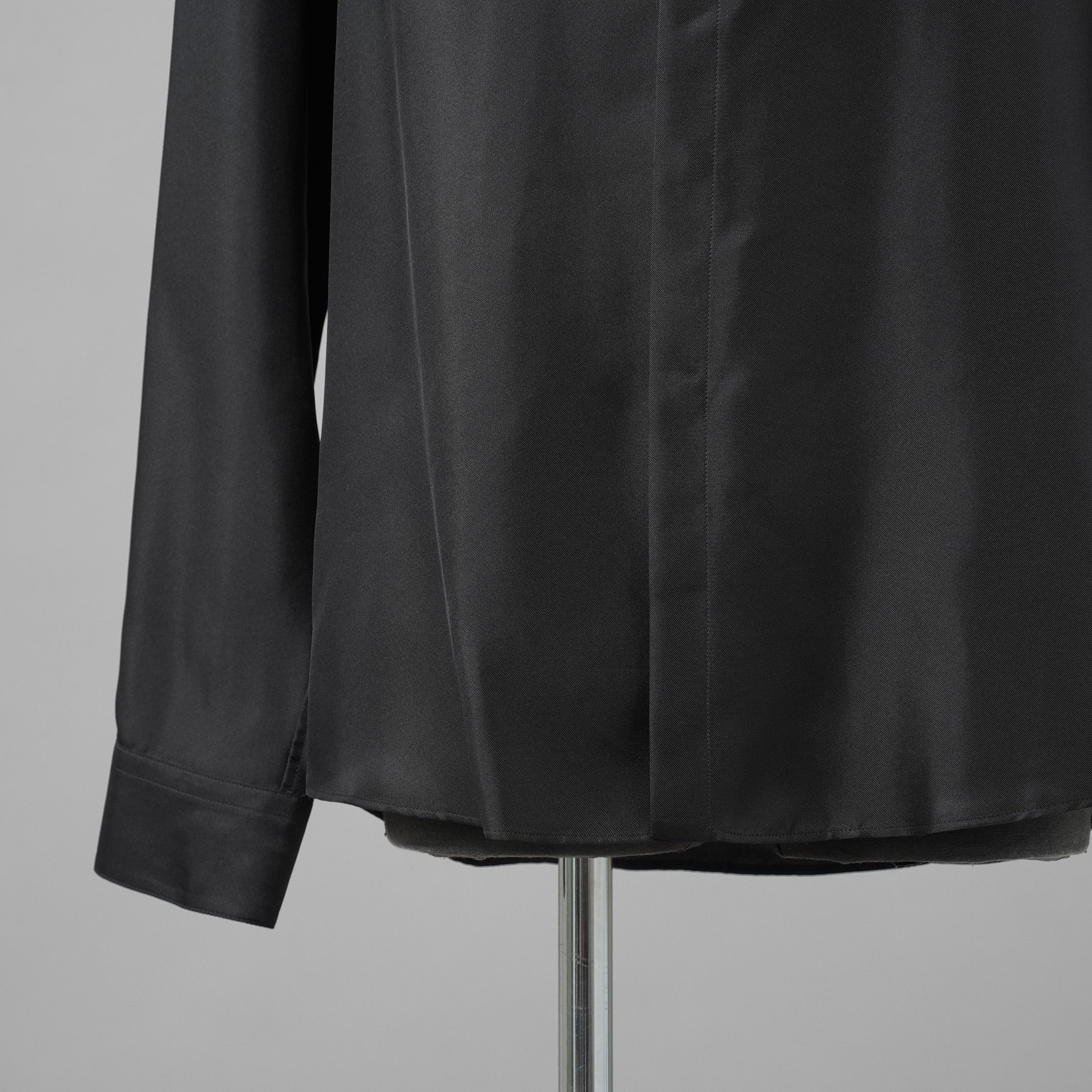 FENDI フェンディ / 美品 23AW 目黒蓮 着用 クラウドモチーフ シルク 長袖シャツ / FS0585 AN0T / size 40 (BLACK) 352006-in-ue