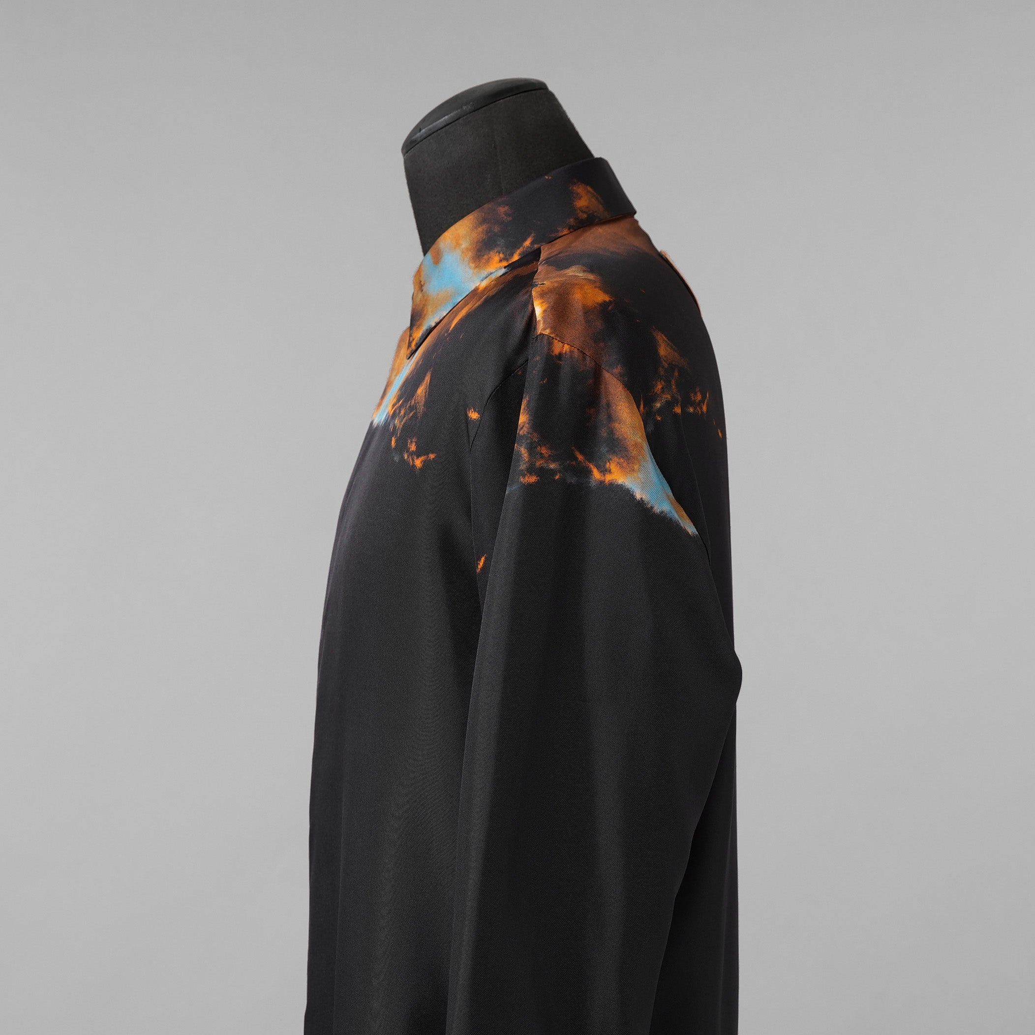 FENDI フェンディ / 美品 23AW 目黒蓮 着用 クラウドモチーフ シルク 長袖シャツ / FS0585 AN0T / size 40 (BLACK) 352006-in-ue
