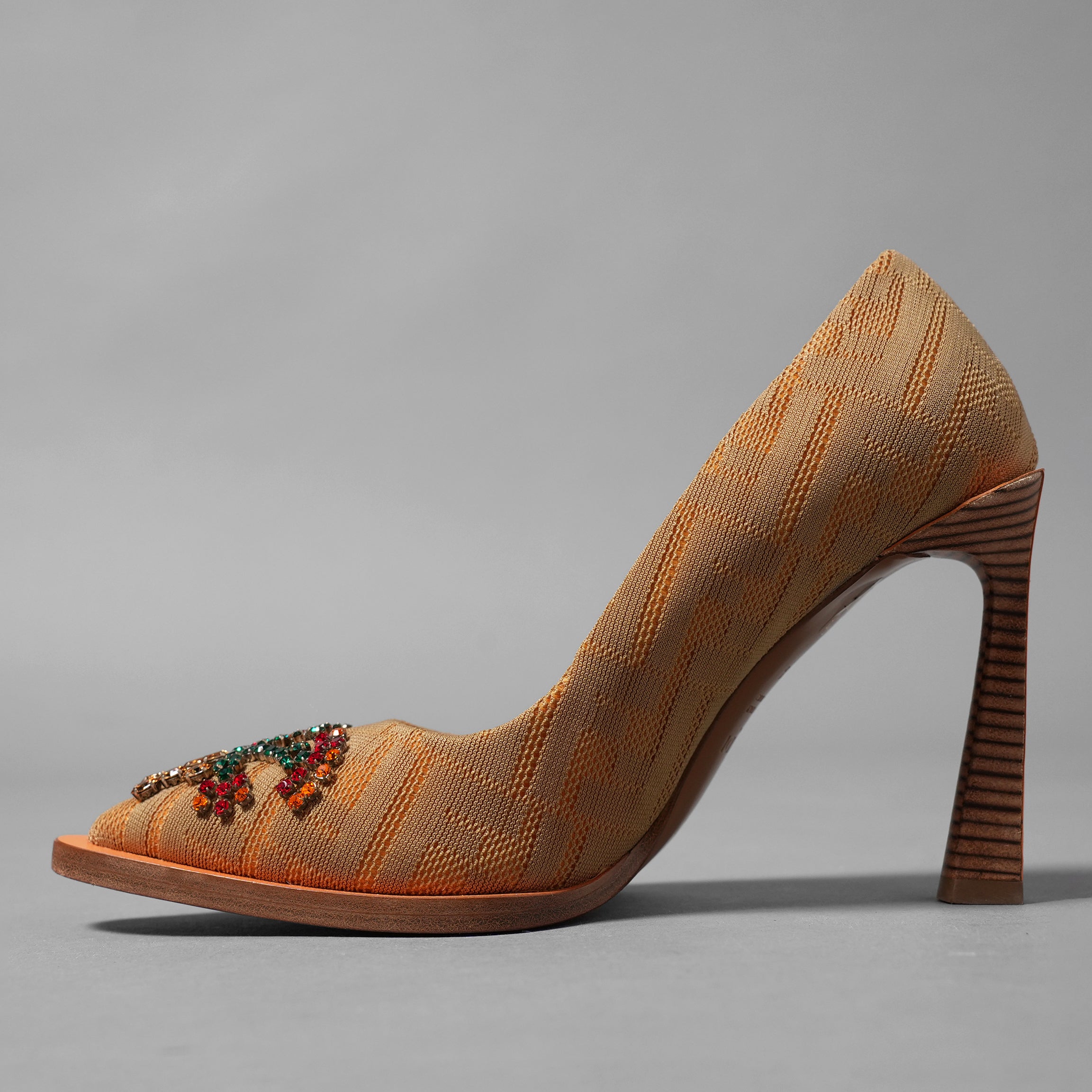 FENDIフェンディ / 19AW 美品 ズッカ柄 ビジュー パンプス / size 36.5 (23.5cm) BEIGE) レディース
