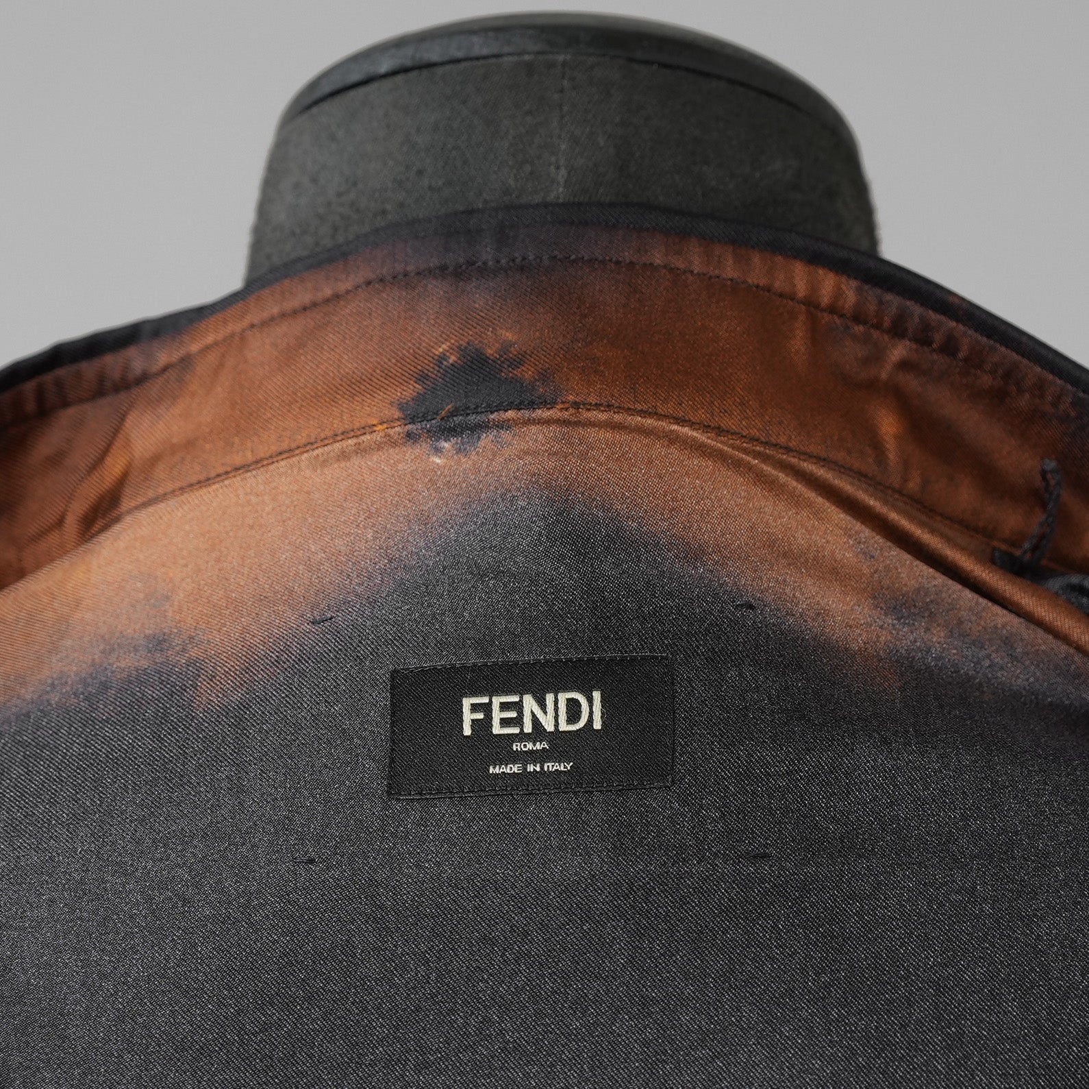 FENDI フェンディ / 美品 23AW 目黒蓮 着用 クラウドモチーフ シルク 長袖シャツ / FS0585 AN0T / size 40 (BLACK) 352006-in-ue
