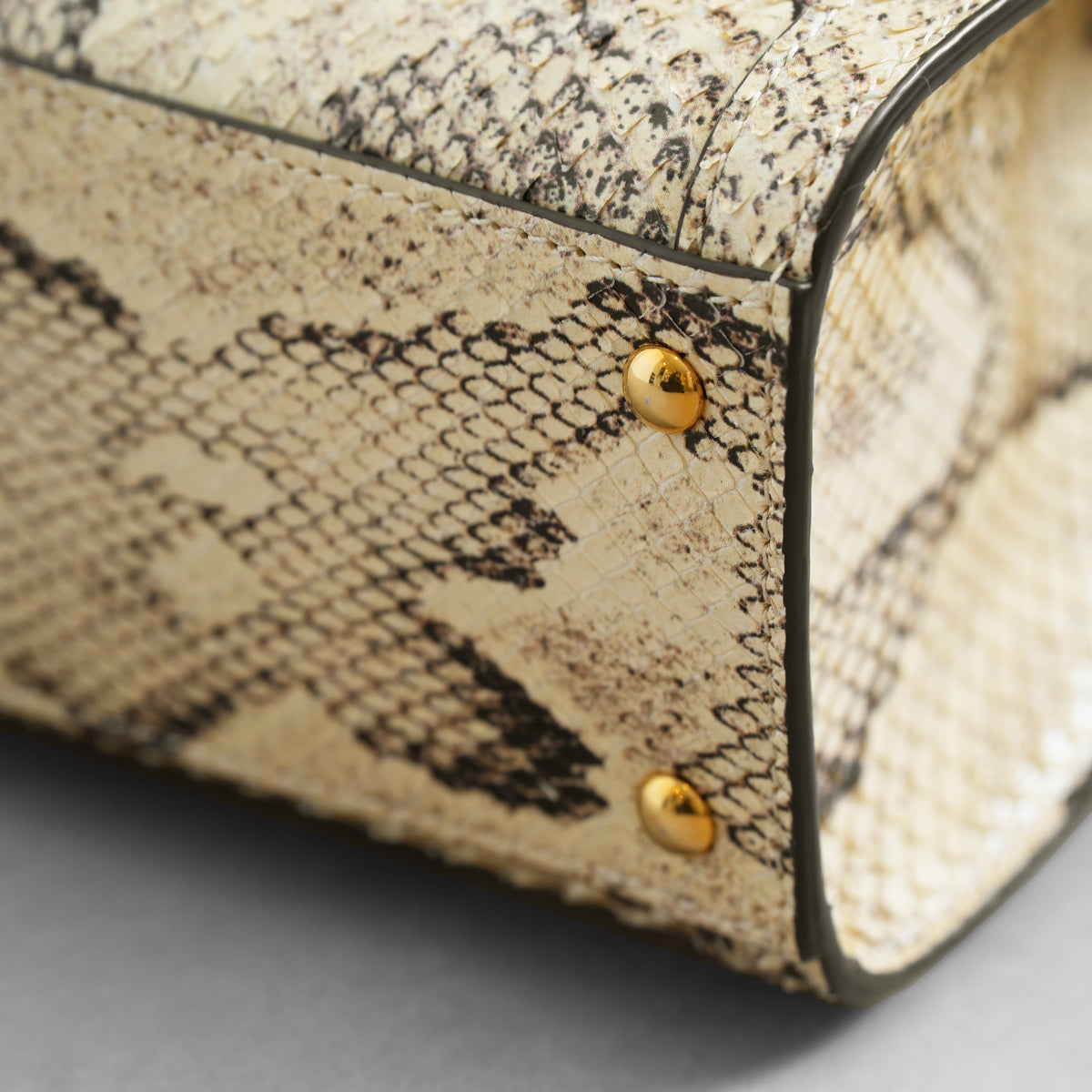 GUCCI グッチ / 希少 美品 2021年 グッチ ダイアナ パイソン ミニ  トートバッグ ショルダーバッグ / 655661 / PYTHON x ORENGE /   352213-izm