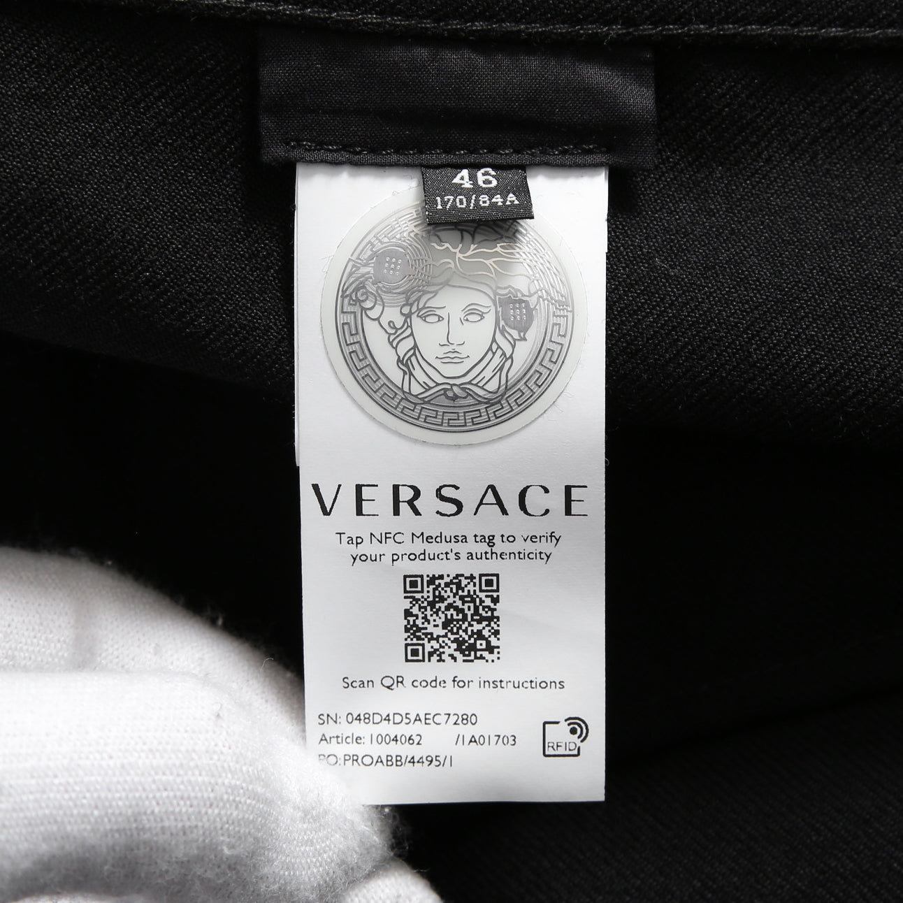 極美品 VERSACE ヴェルサーチ / 24AW メデューサ ロゴ ボタン / ウール トラッカー ジャケット / 1004062 / size 46 (BLACK)