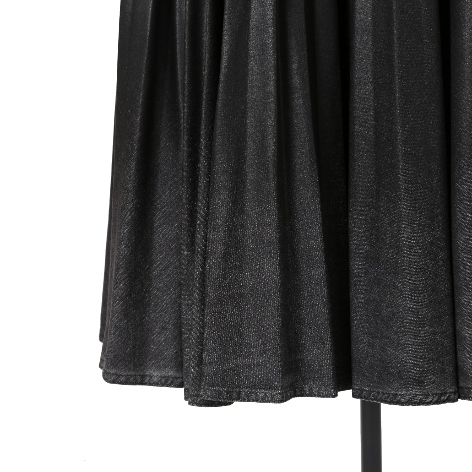 Christian Dior ディオール / 21年 コーティング デニム プリーツ ミディスカート / ボトムス / 142J04A3399 / size 38 (BLACK)