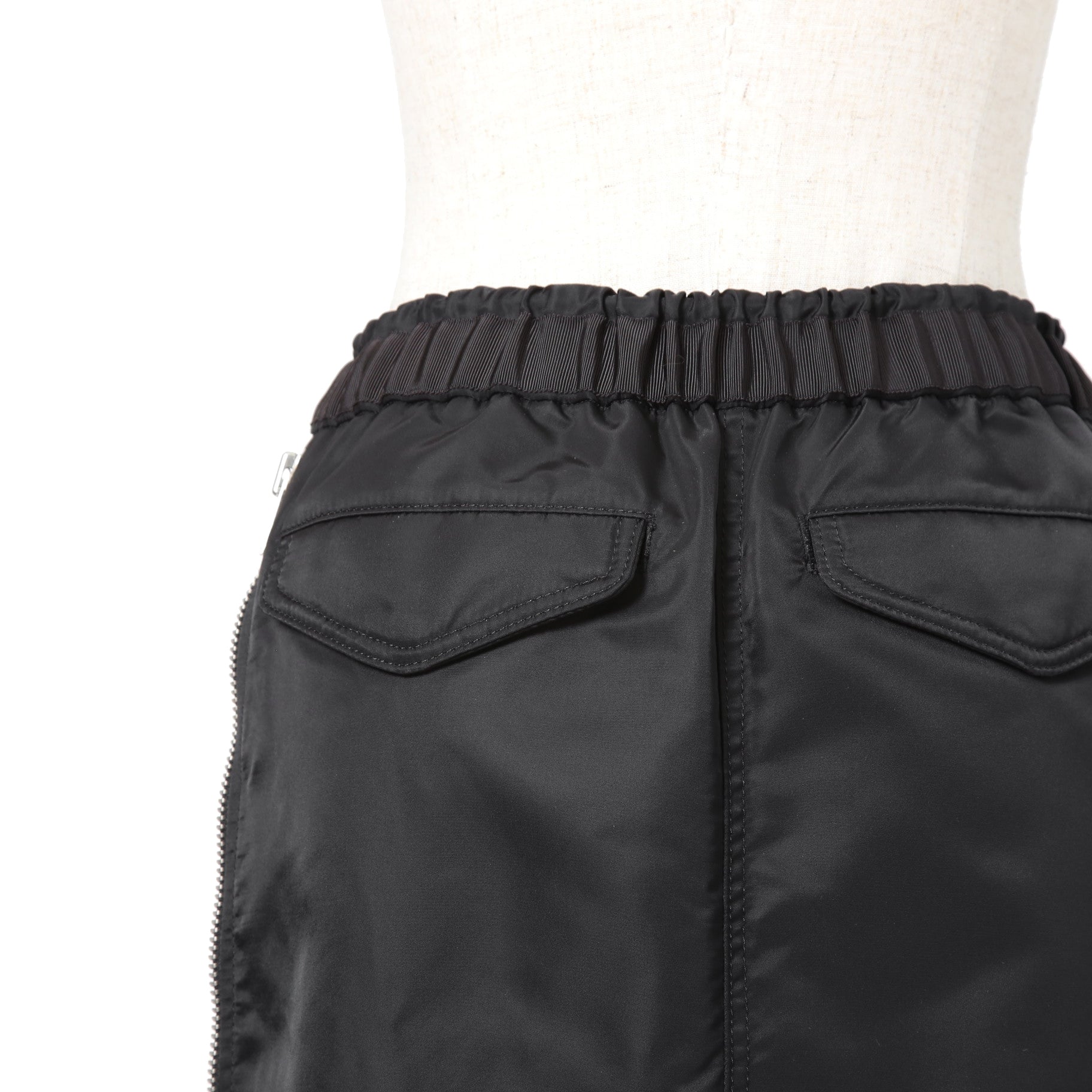 sacai サカイ / 美品 サイドプリーツ MA-1 スカート/ Nylon Twill Skirt / SCW-003 / size 2 (BLACK)