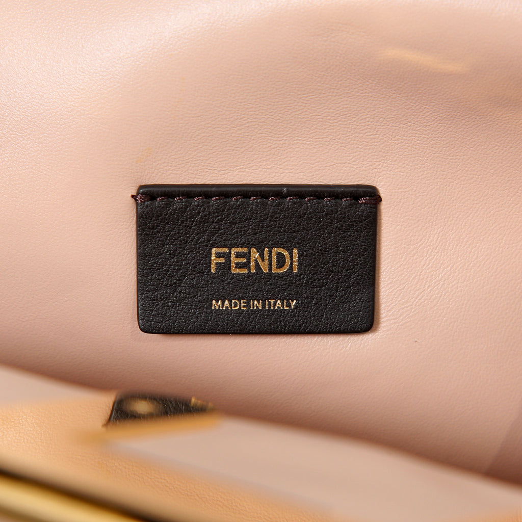 FENDI フェンディ / 2021年モデル 美品 ファースト スモール バッグ / シープ ムートン / PINK