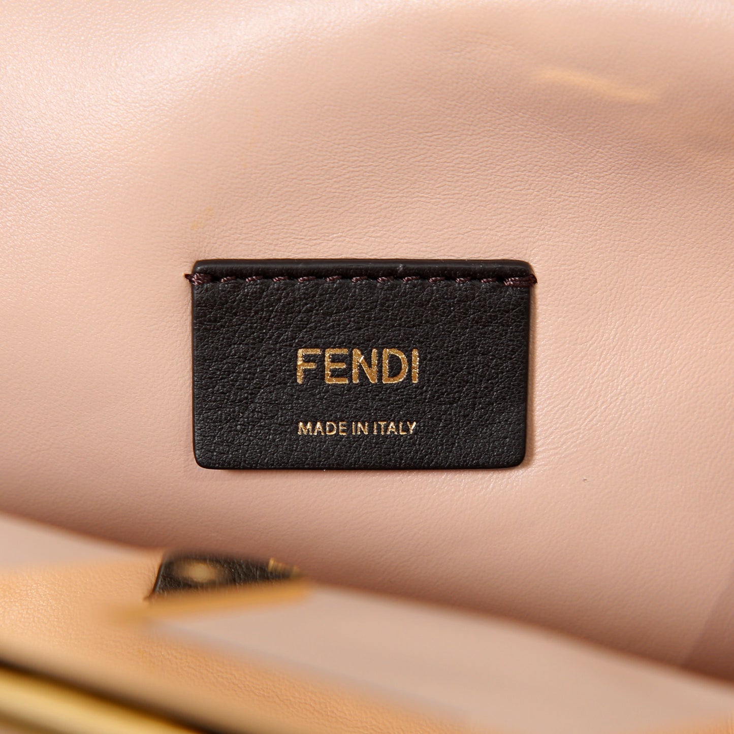 FENDI フェンディ / 2021年モデル 美品 ファースト スモール バッグ / シープ ムートン / PINK