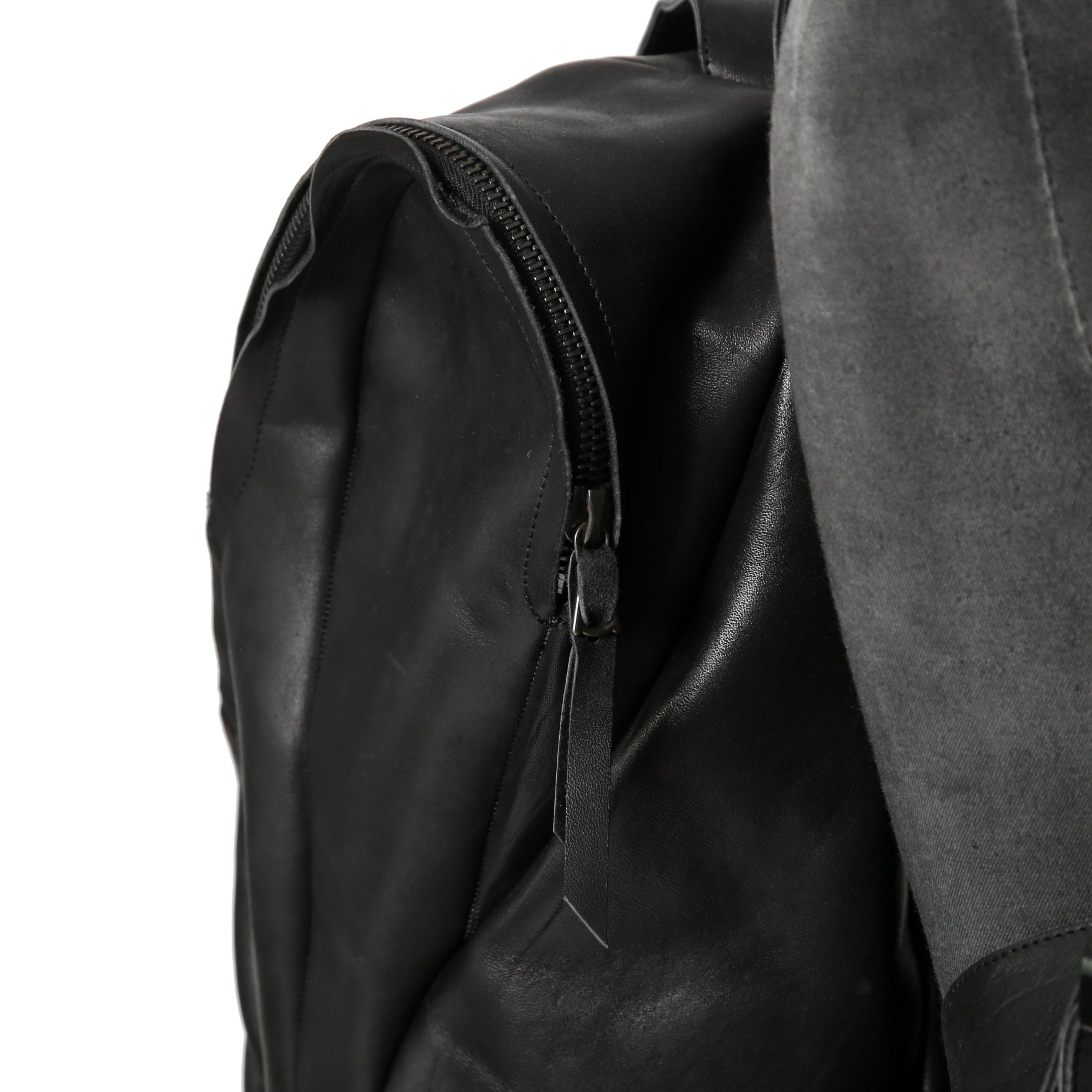 新品 LEON EMANUEL BLANCK レオンエマニュエル ブランク / GUIDI HORSE “Full grain” LEATHER / Distortion Pregnant Lady Backpack / BLACK リュック