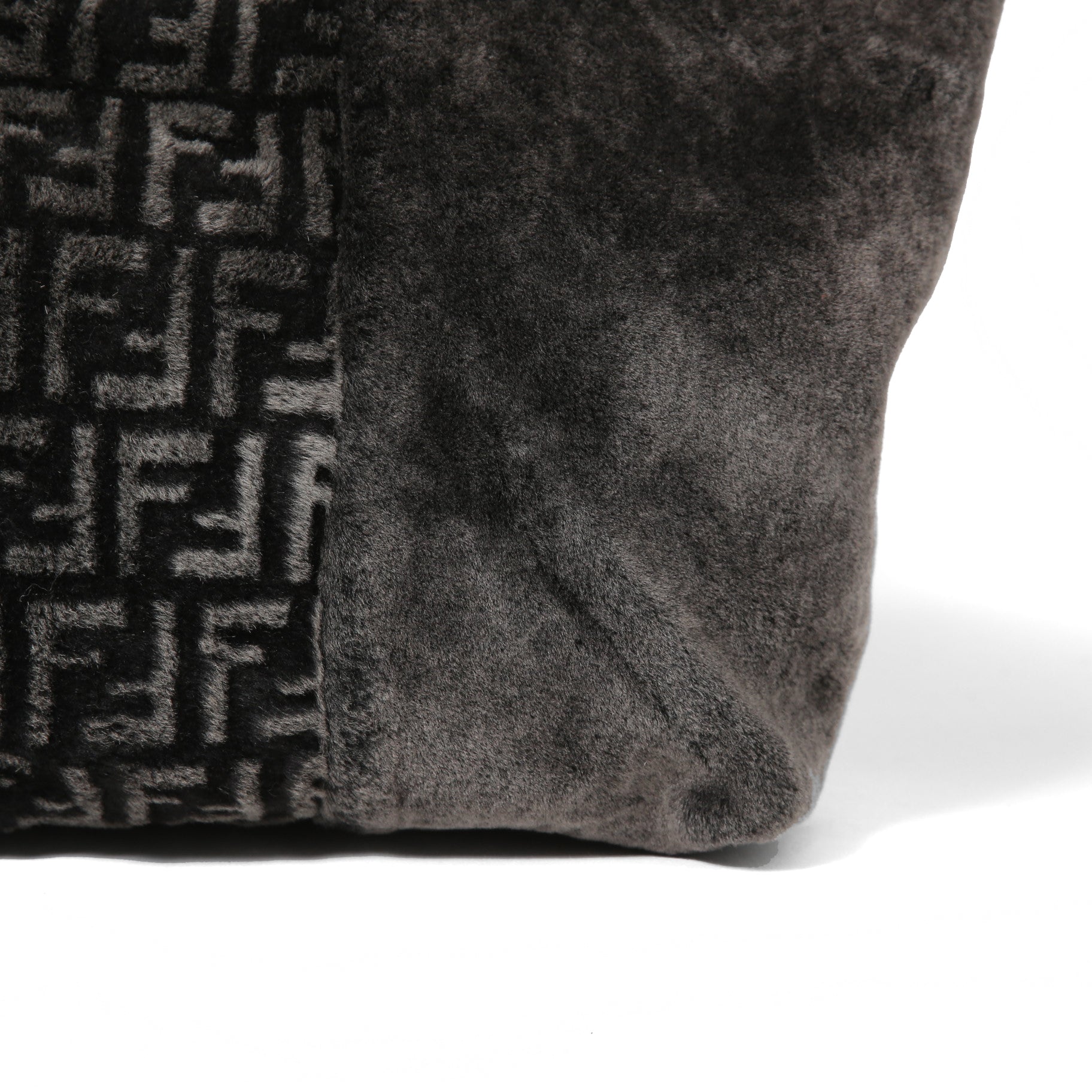 フェンディ / 2011年商品 美品 おまけ付 ズッカ柄 ムートン トート バッグ / SHOPING ROLL BAG MD / 8BH126 00EKE F0NCP / DARK GRAY