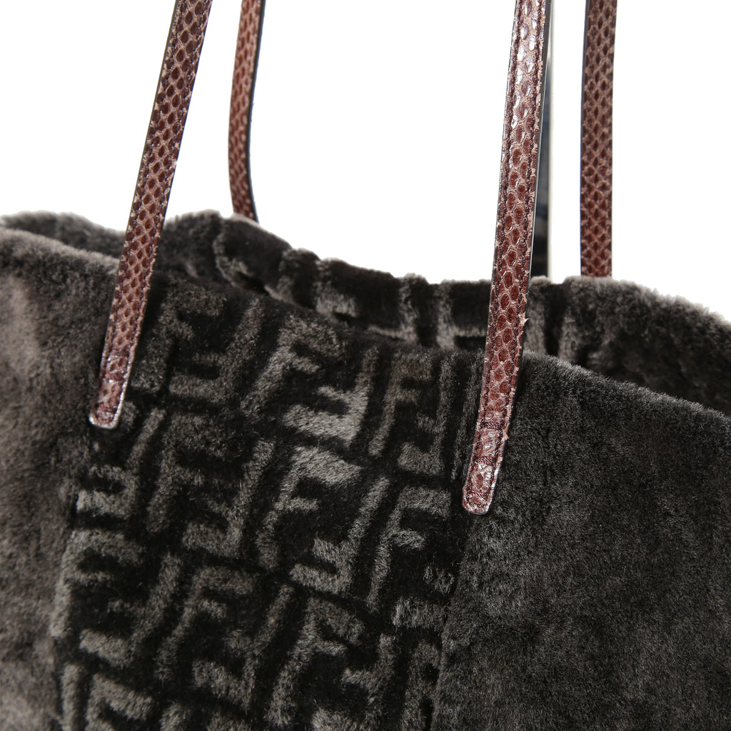 フェンディ / 2011年商品 美品 おまけ付 ズッカ柄 ムートン トート バッグ / SHOPING ROLL BAG MD / 8BH126 00EKE F0NCP / DARK GRAY