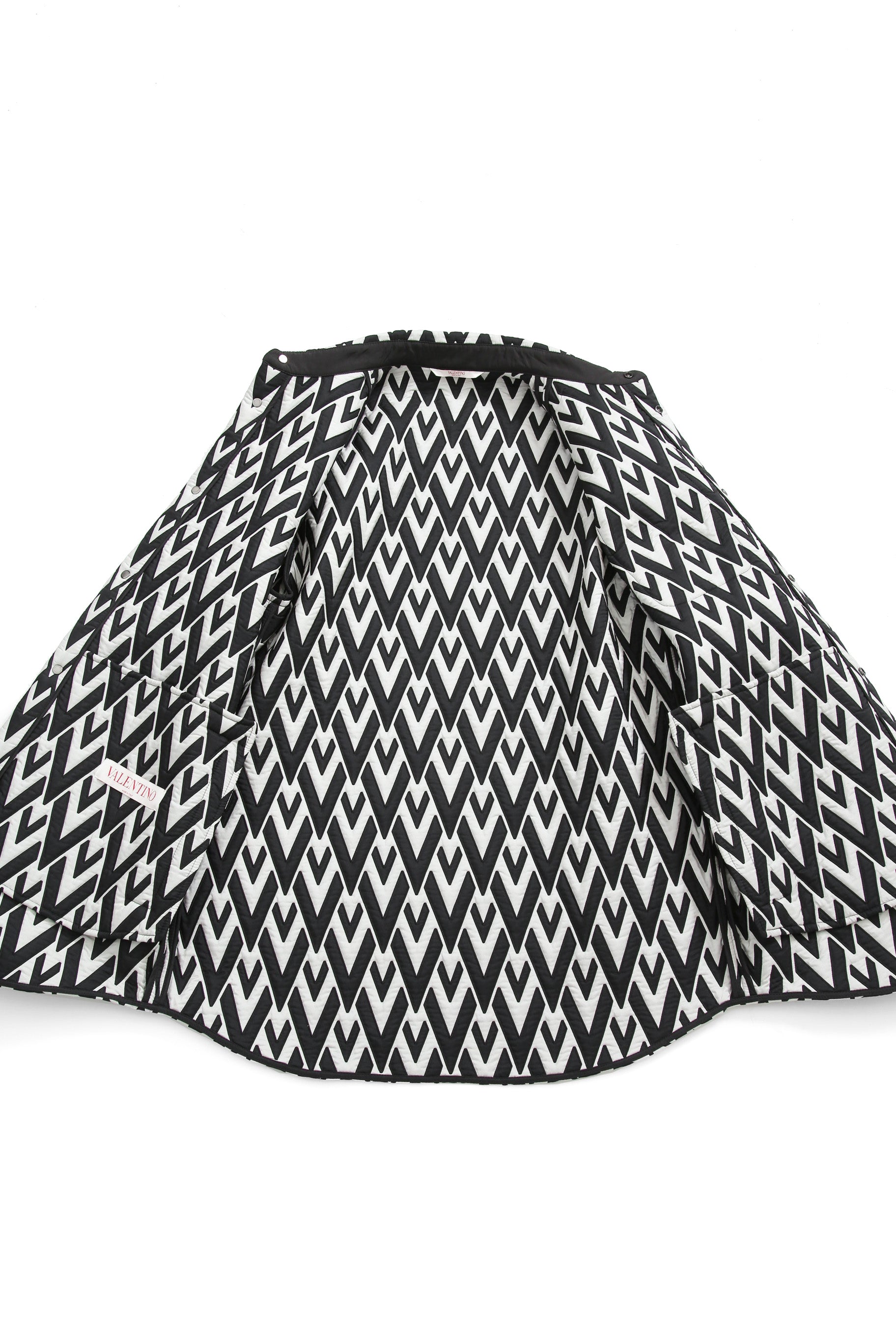 美品 VALENTINO ヴァレンティノ / Vロゴ モノグラム / オーバー シャツ ジャケット / ルーズフィット / size 44 (BLK x WHT)