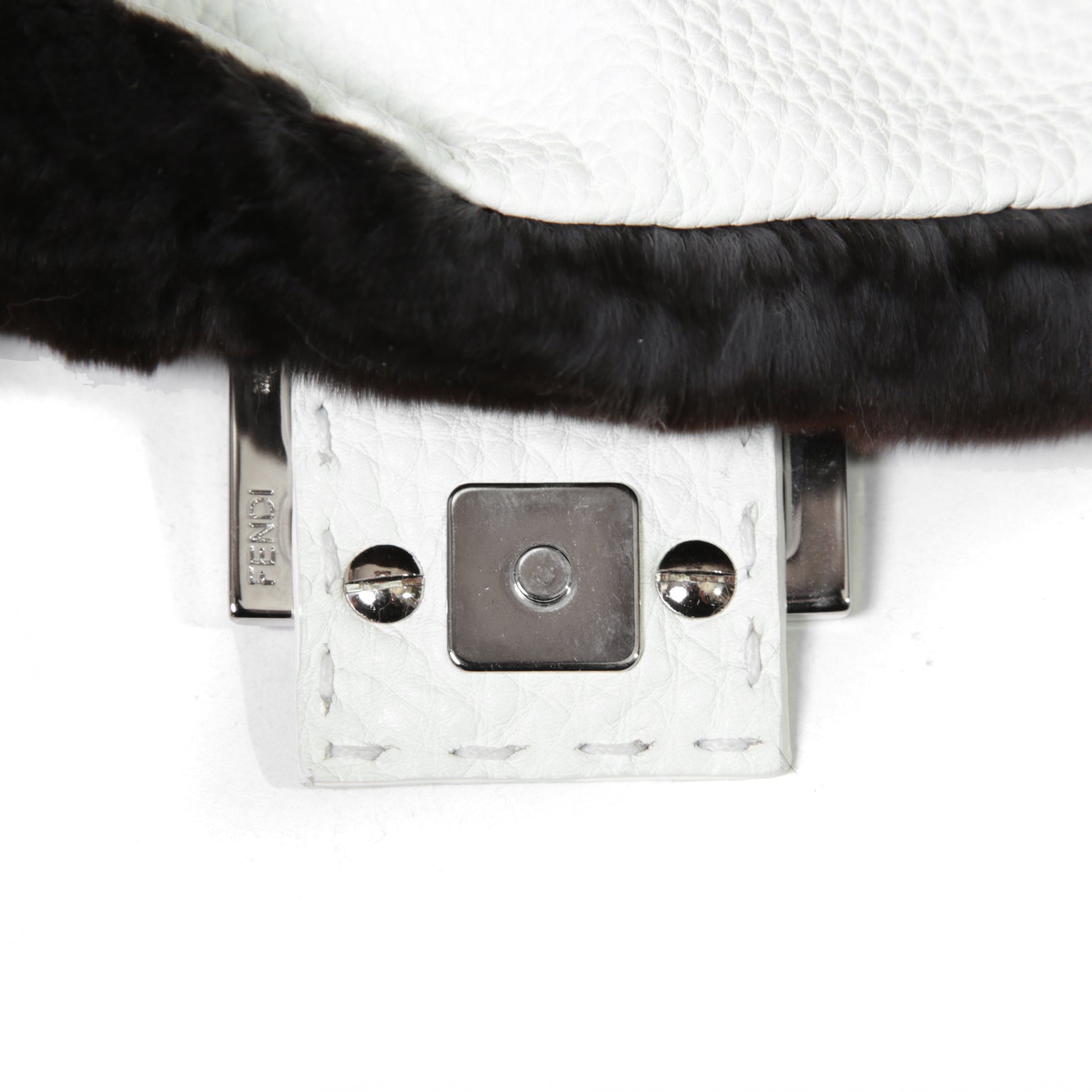 FENDI フェンディ / Mamma Baguette Selleria マンマ バゲット セレリア / ワンショルダーバッグ / ミンクファー ローマ レザー（牛革） / BLACK x WHITE
