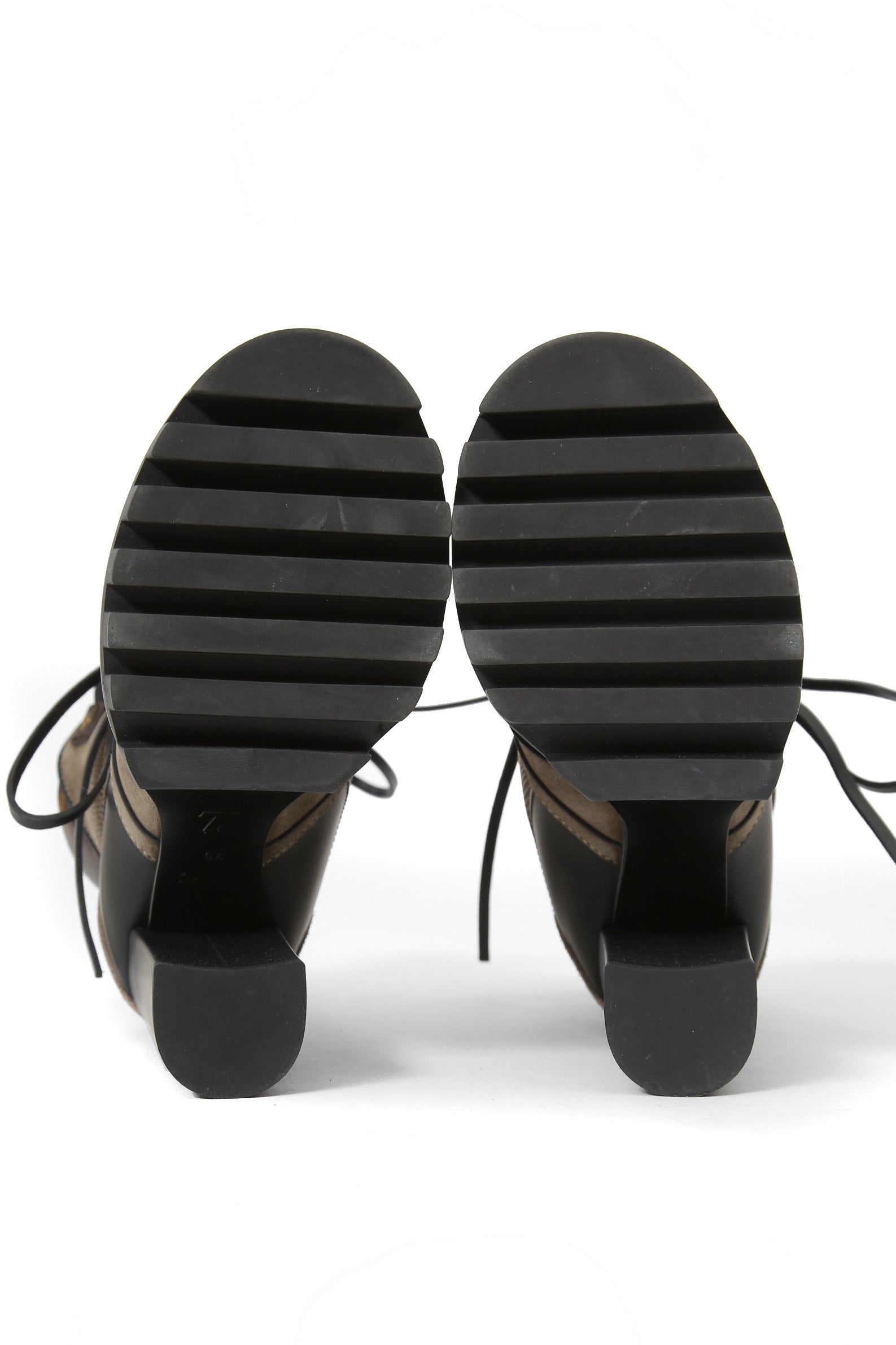 美品 LOUIS VUITTON ルイヴィトン / 定価 36万 2023年コレクション / スタートレイル モノグラム アンクルブーツ 1AABJA / size 36 (23cm)