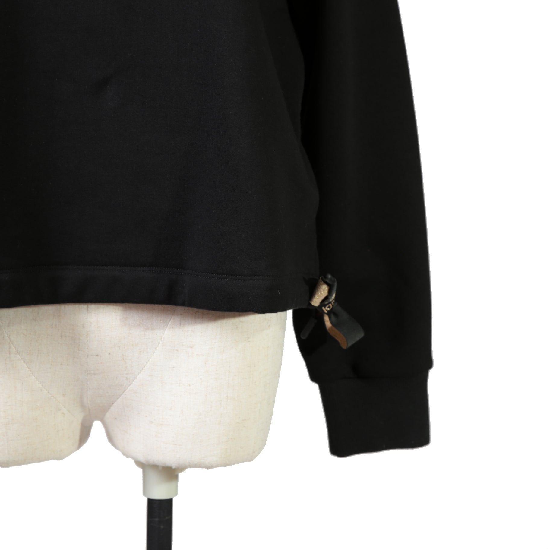 FENDI フェンディ / 美品  FENDI ROMA刺繍  ショート丈 サイドリボン スウェット プルオーバー / FS7102 AC6A / size 40 （BLACK） レディース