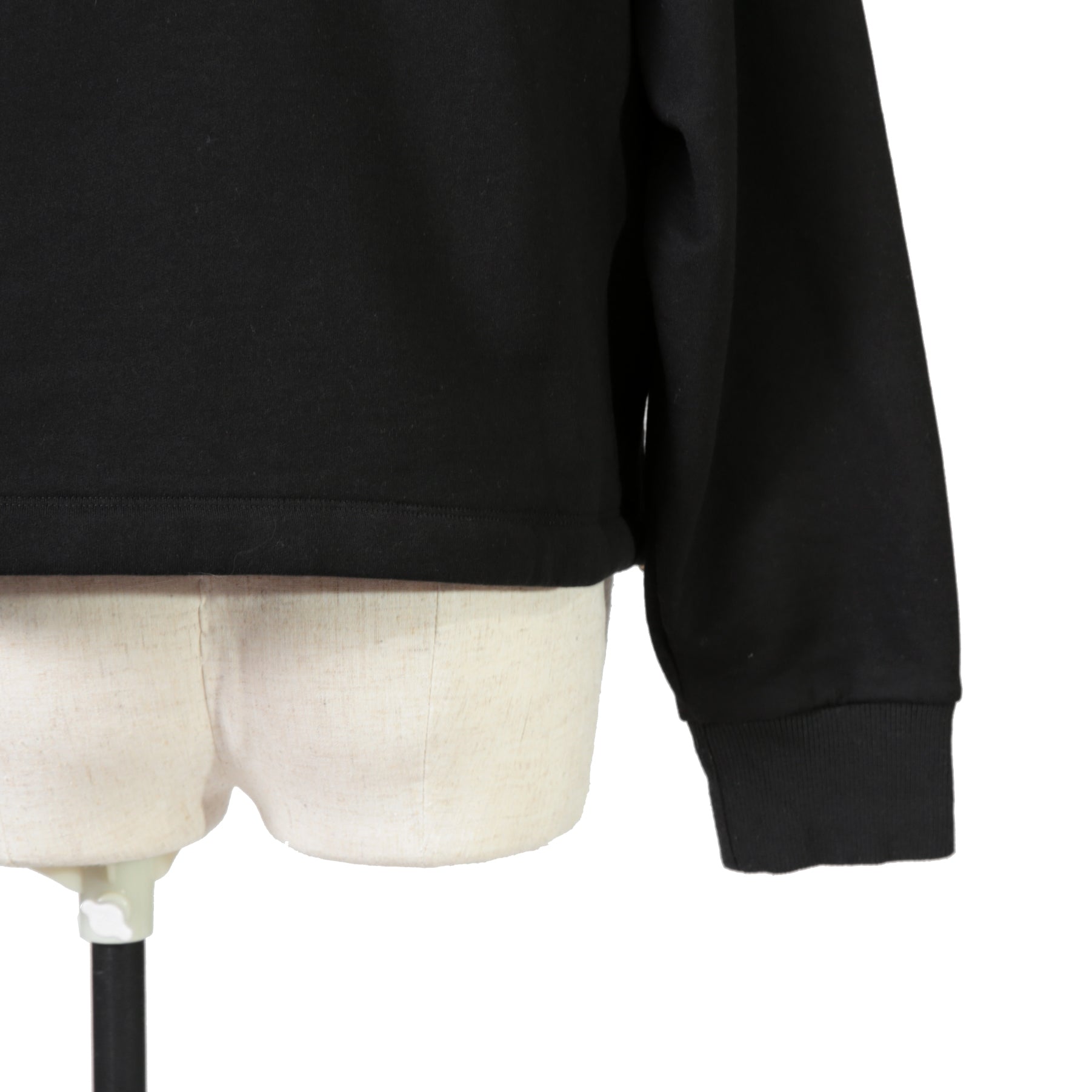 FENDI フェンディ / 美品  FENDI ROMA刺繍  ショート丈 サイドリボン スウェット プルオーバー / FS7102 AC6A / size 40 （BLACK） レディース