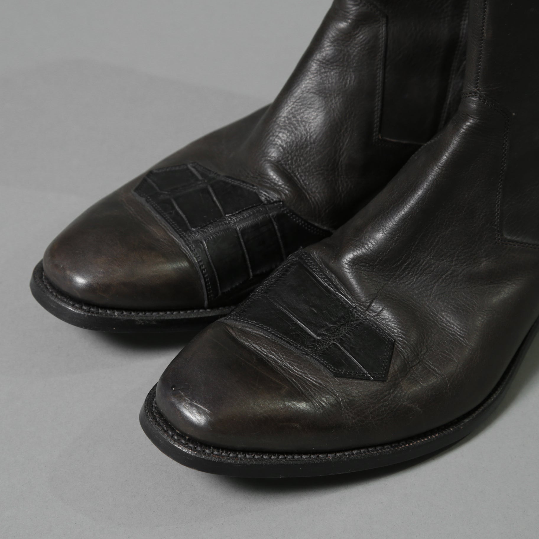 希少 イサムカタヤマ バックラッシュ THE LINE × WHITEFLAGS コラボ / アッパークロコ JPカーフ サイドジップブーツ/ 28cm (ダークブラウン) シューズ