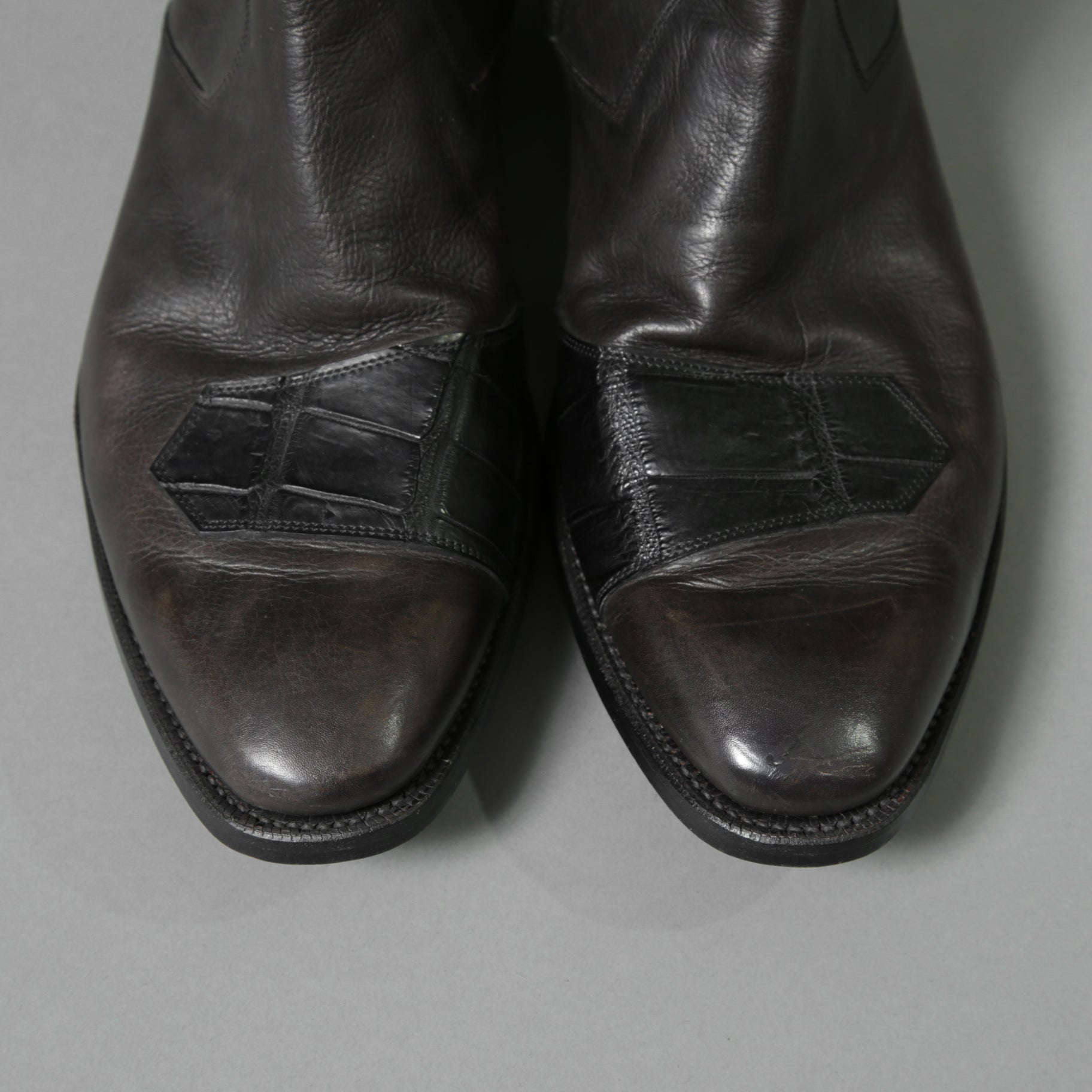 希少 イサムカタヤマ バックラッシュ THE LINE × WHITEFLAGS コラボ / アッパークロコ JPカーフ サイドジップブーツ/ 28cm (ダークブラウン) シューズ