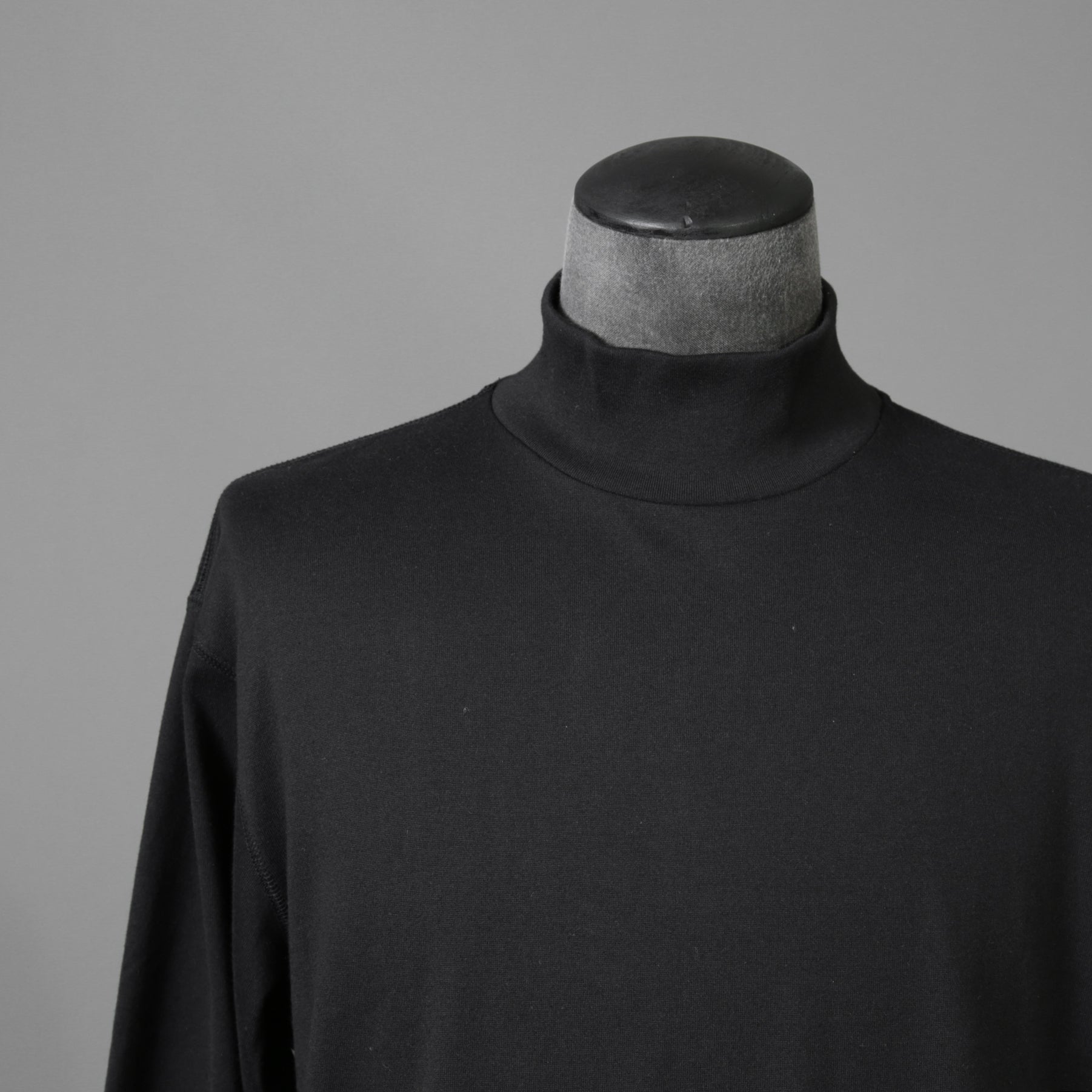 calmlence カームレンス / 25AW 美品 TSHIRT004. Mock Neck Long Sleeve T-Shirt Silk Suvin Rever Jersey size 1 (BLACK)