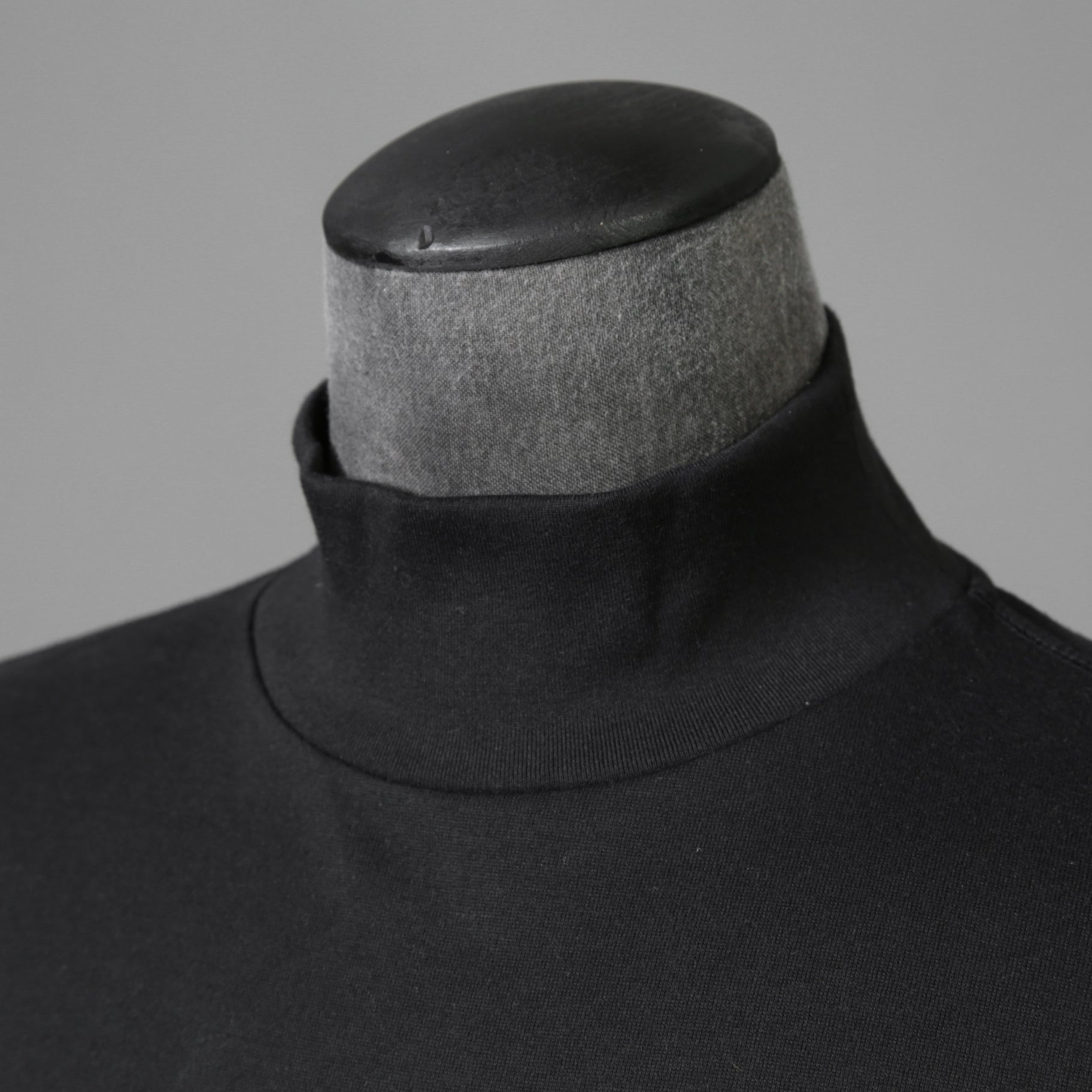 calmlence カームレンス / 25AW 美品 TSHIRT004. Mock Neck Long Sleeve T-Shirt Silk Suvin Rever Jersey size 1 (BLACK)