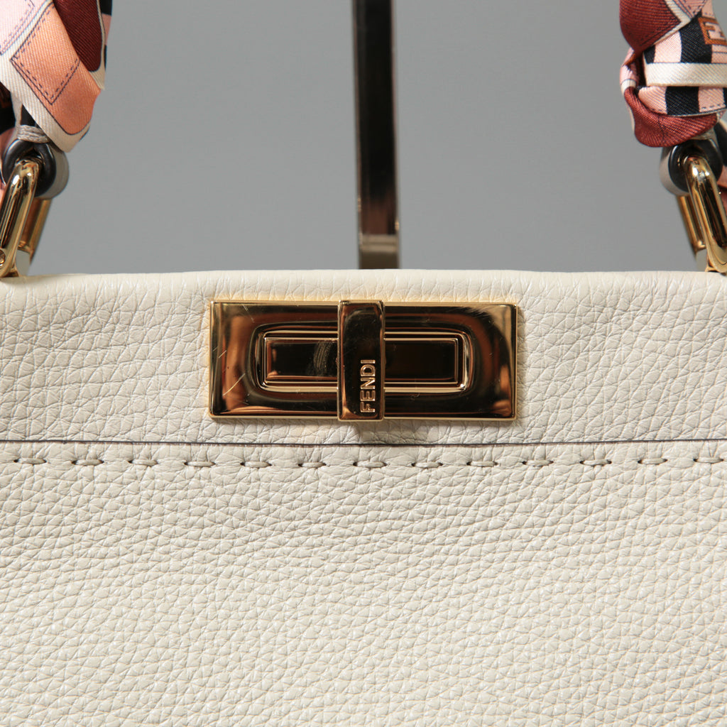 FENDI フェンディ / 美品 selleriaセレリア ピーカブー ミディアム  / カーフレザー / スカーフ付き / クリーム x グレー x ピンク x ゴールド（金具）